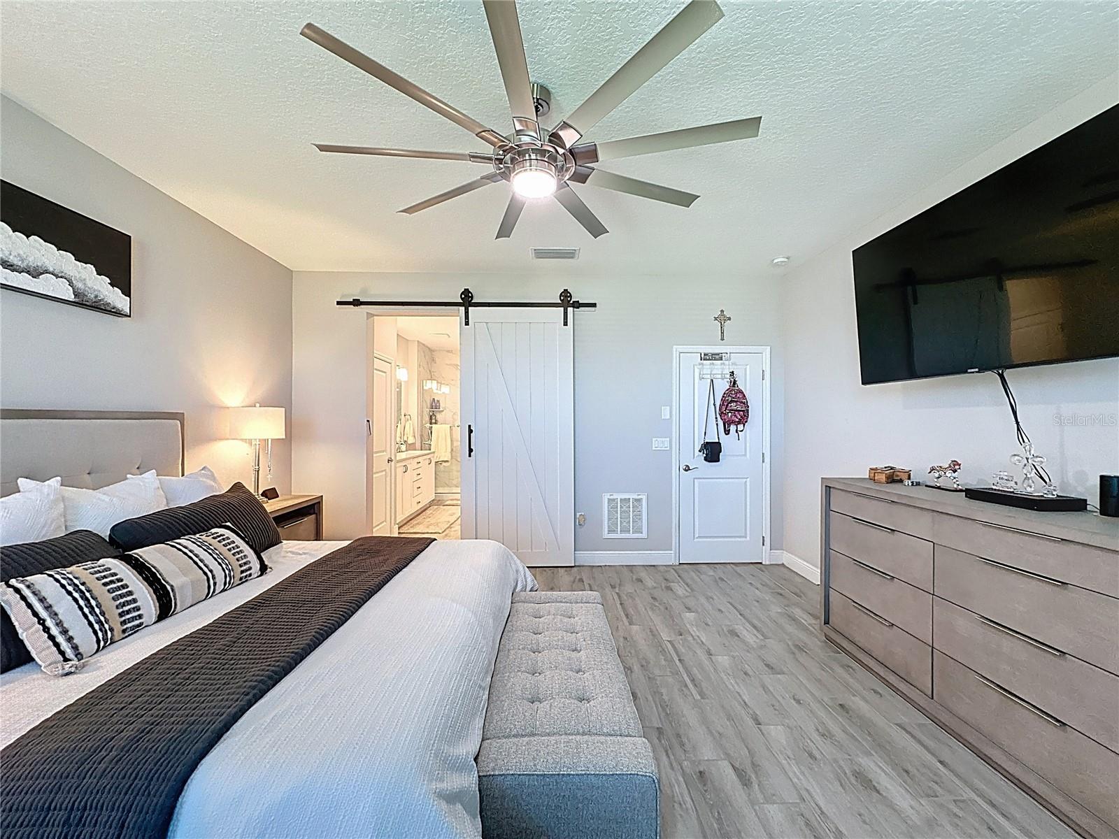 CASCADES OF GROVELAND (TRILOGY) - Residential