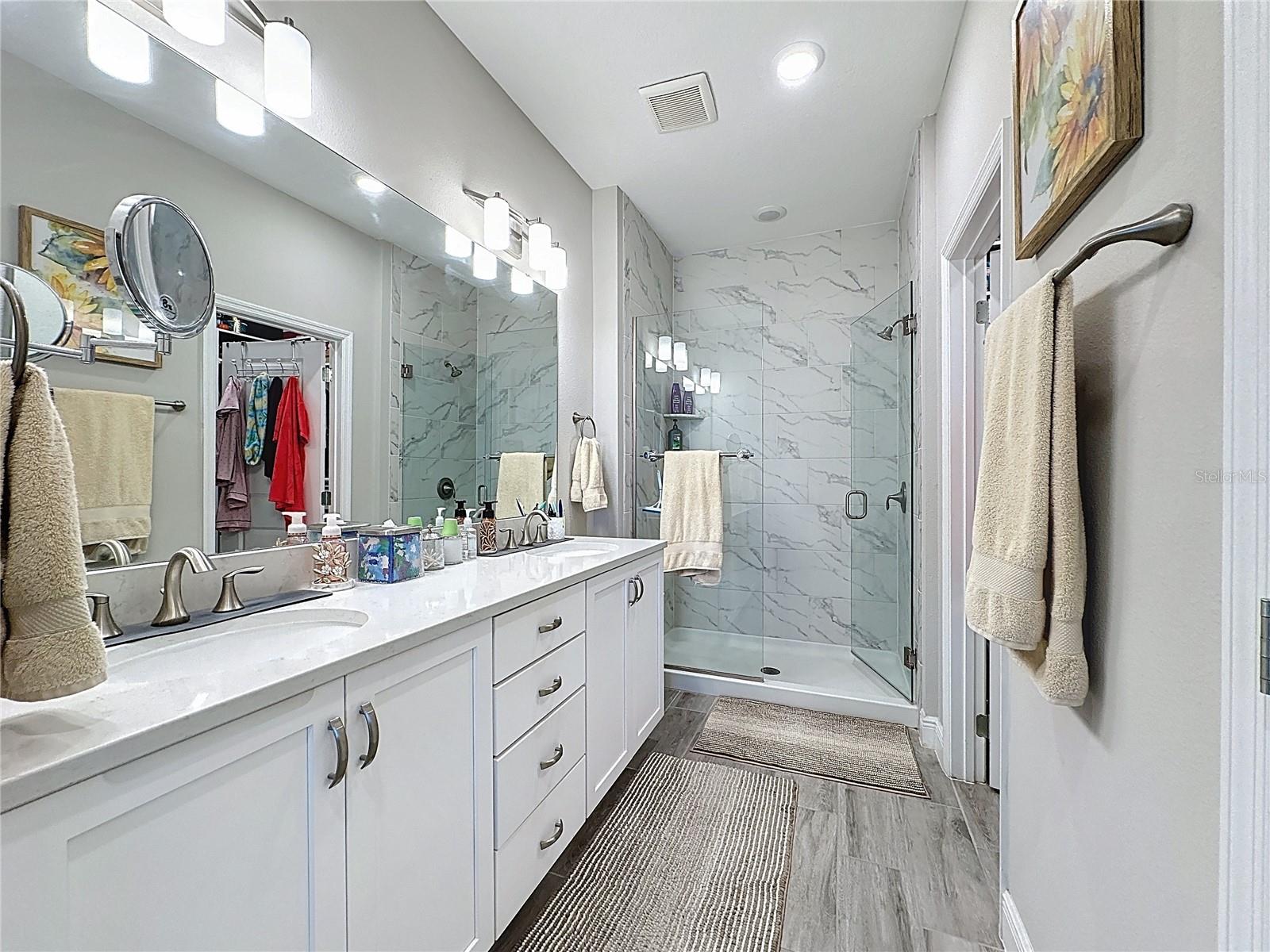 CASCADES OF GROVELAND (TRILOGY) - Residential