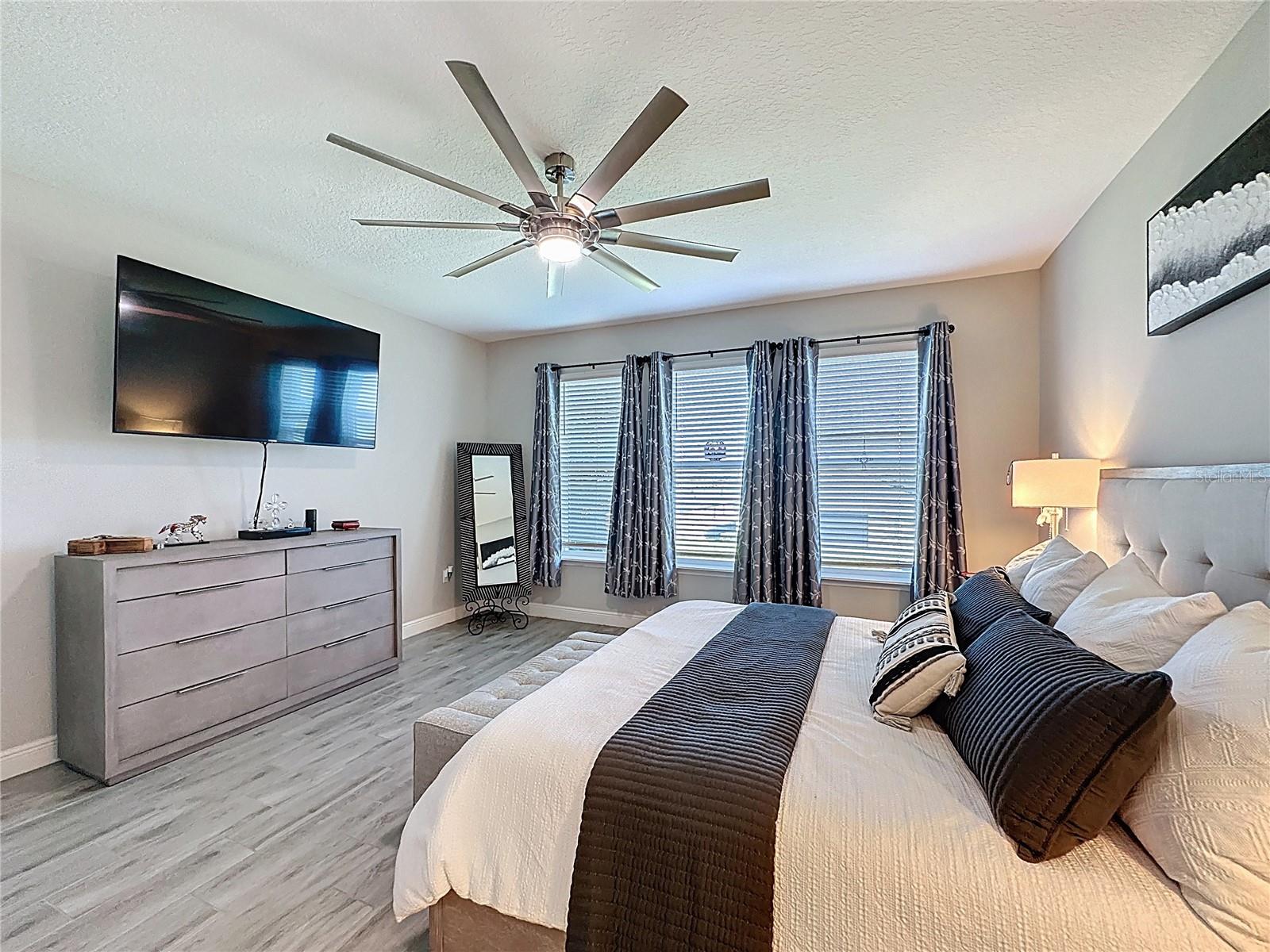 CASCADES OF GROVELAND (TRILOGY) - Residential