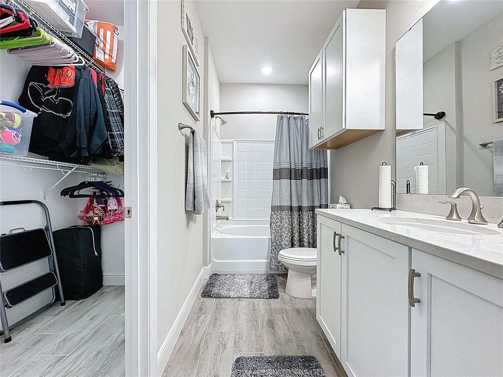 CASCADES OF GROVELAND (TRILOGY) - Residential