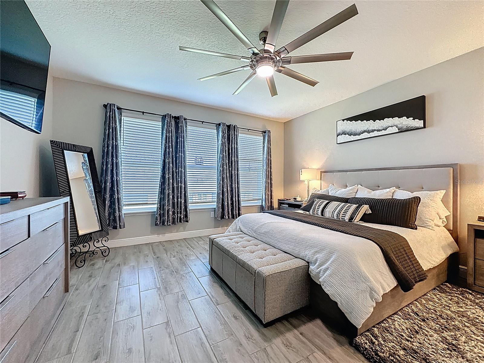 CASCADES OF GROVELAND (TRILOGY) - Residential