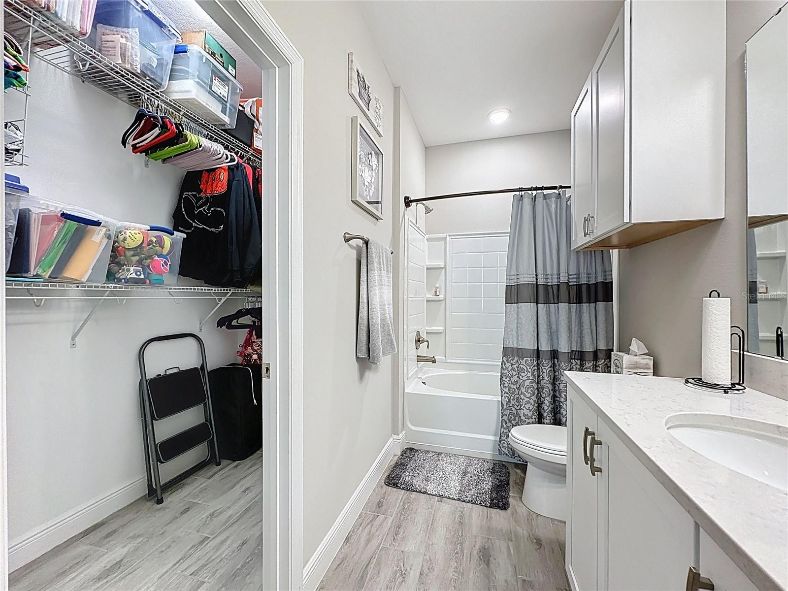 CASCADES OF GROVELAND (TRILOGY) - Residential