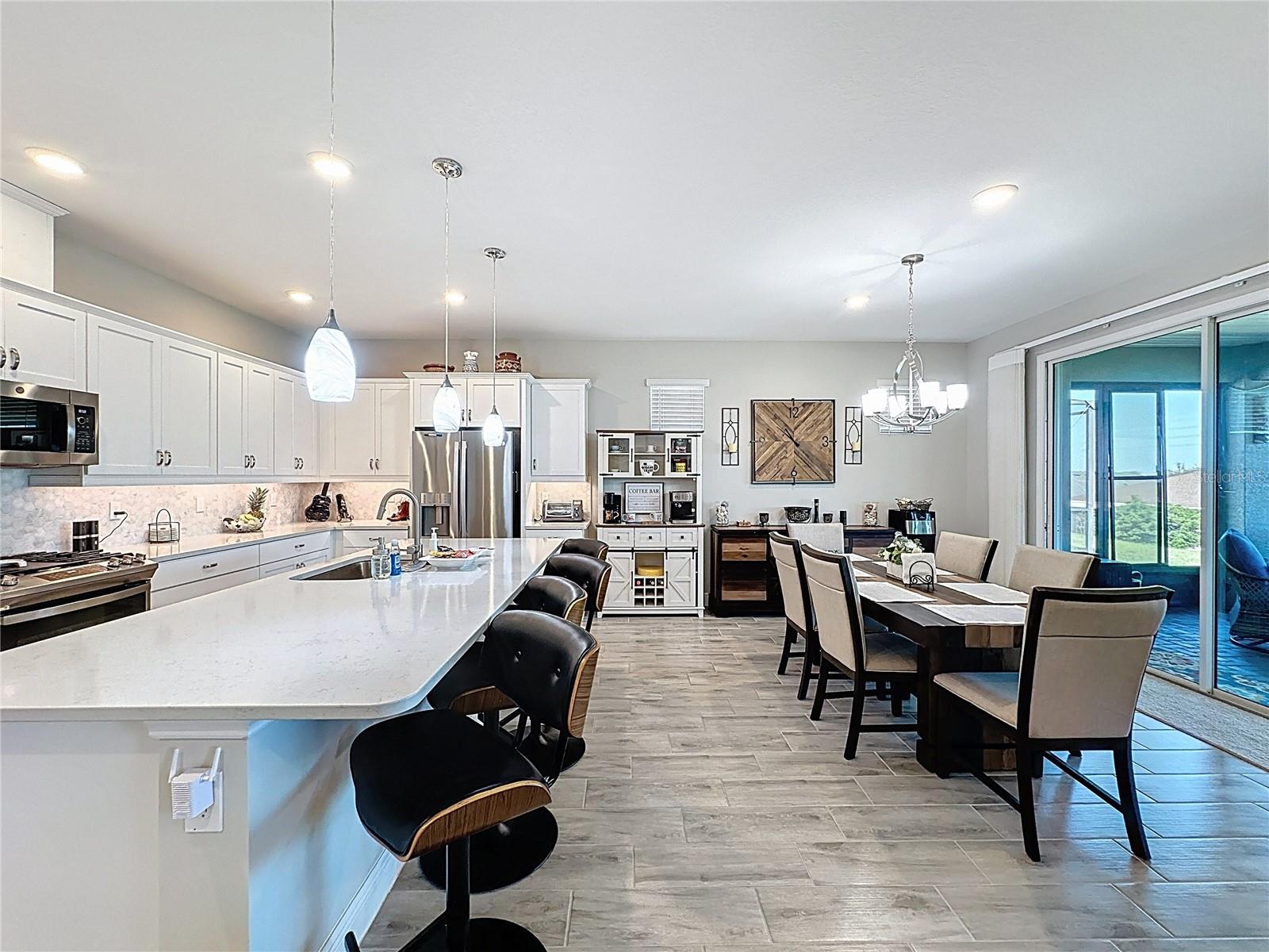 CASCADES OF GROVELAND (TRILOGY) - Residential