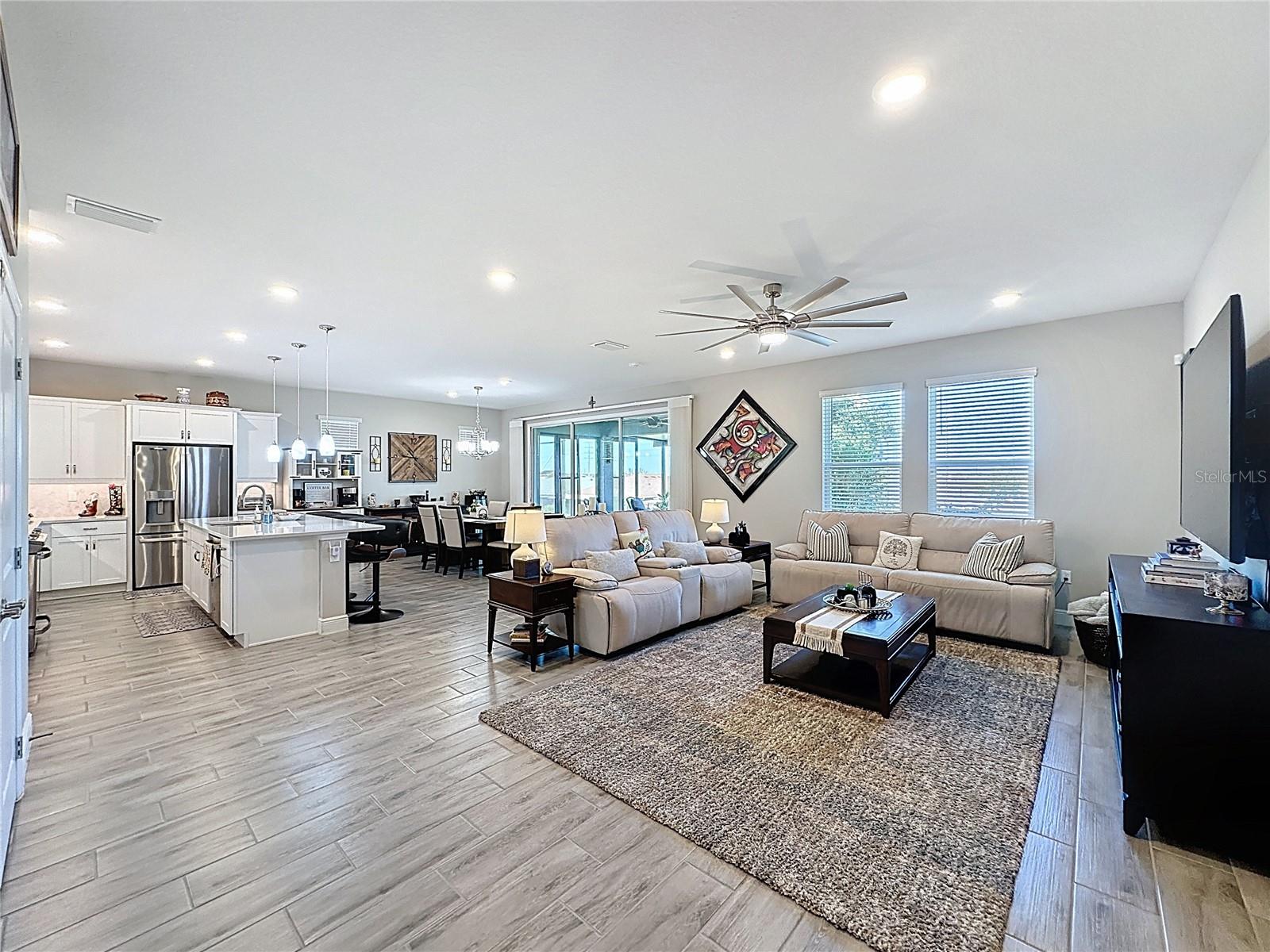 CASCADES OF GROVELAND (TRILOGY) - Residential