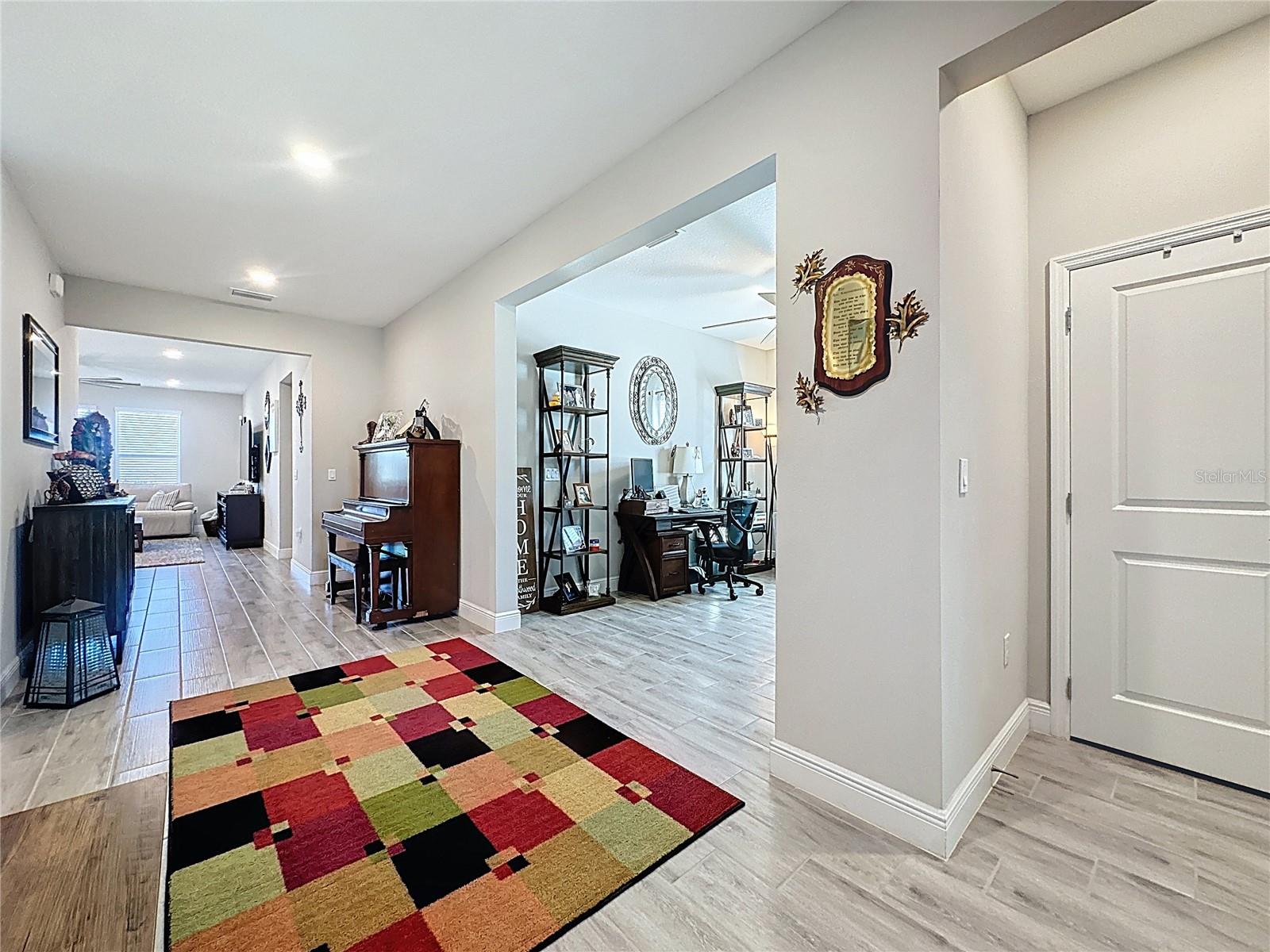 CASCADES OF GROVELAND (TRILOGY) - Residential