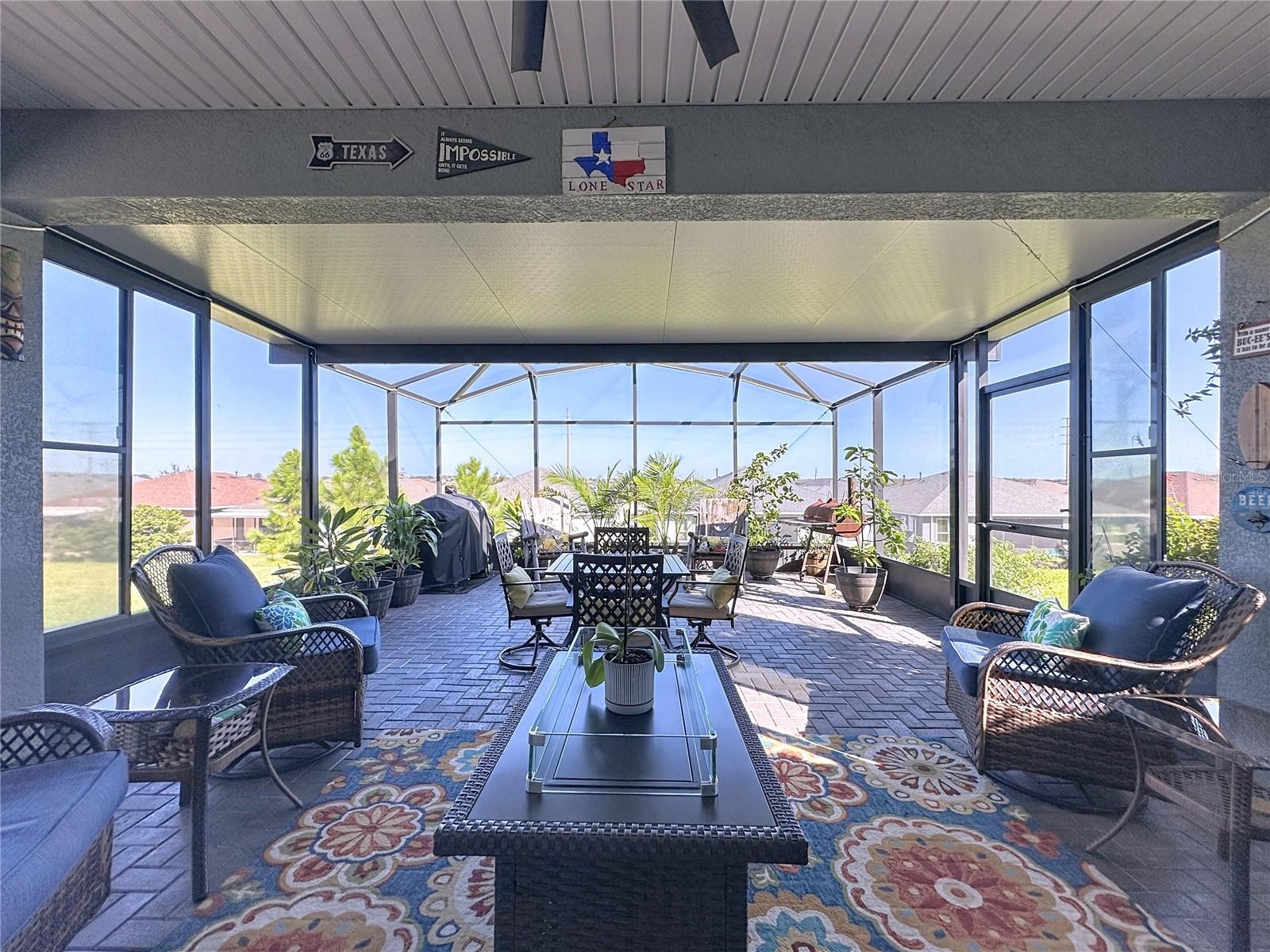 CASCADES OF GROVELAND (TRILOGY) - Residential