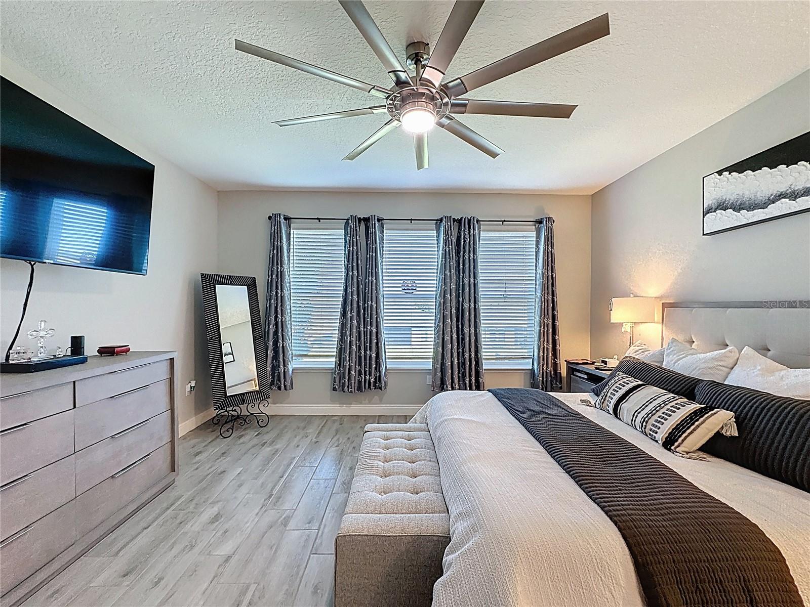 CASCADES OF GROVELAND (TRILOGY) - Residential