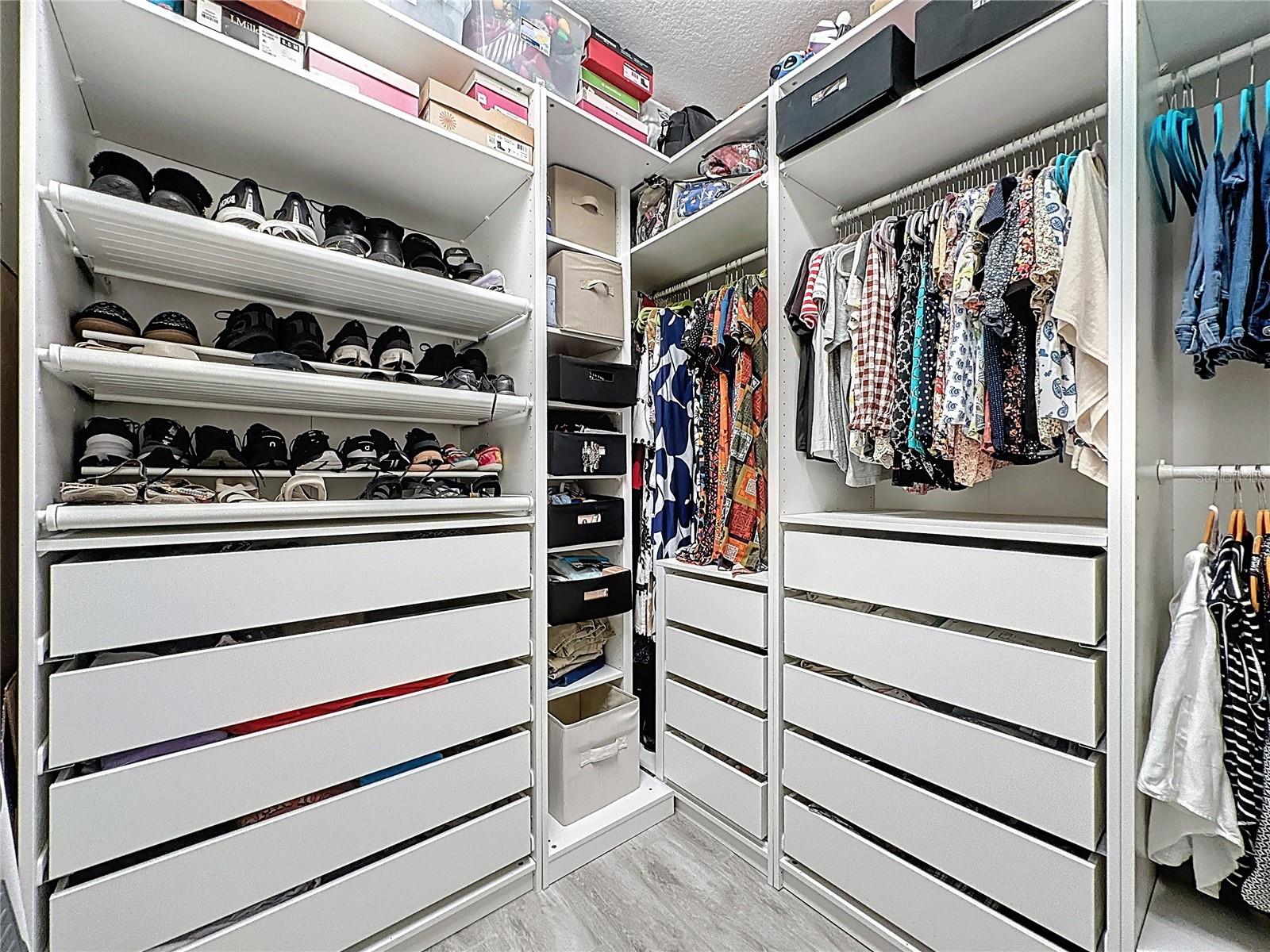 CASCADES OF GROVELAND (TRILOGY) - Residential