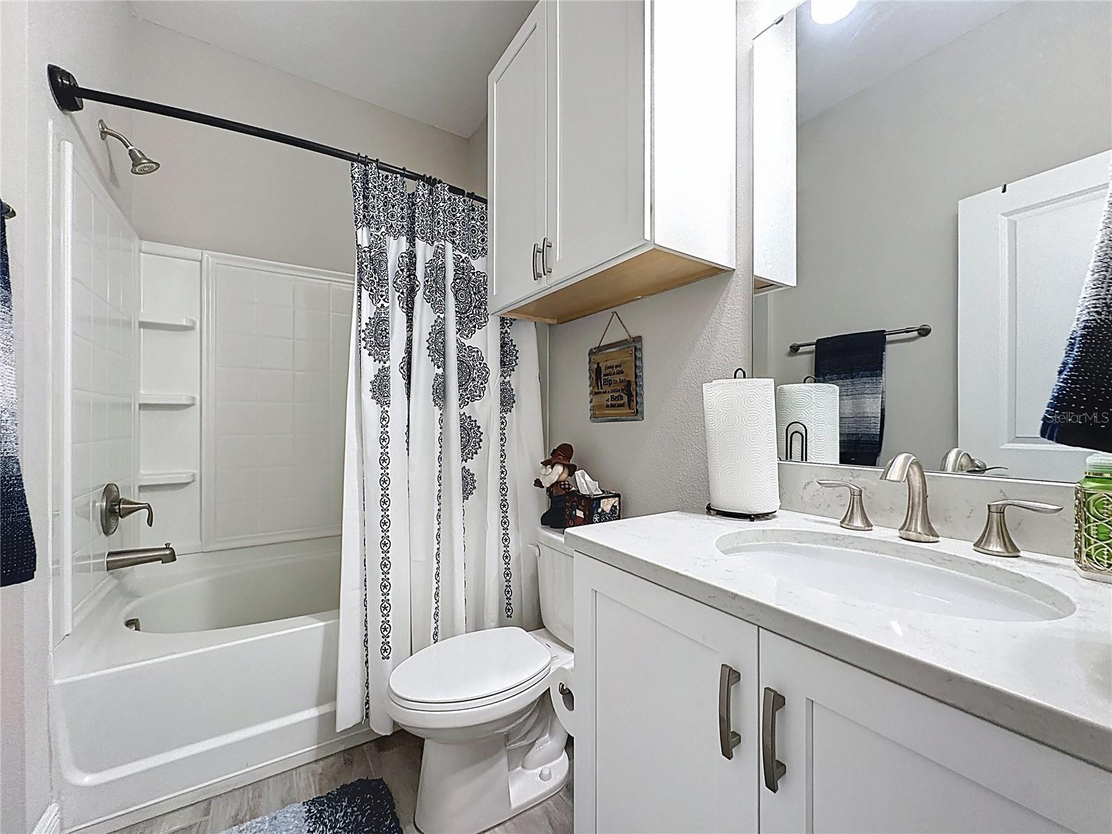 CASCADES OF GROVELAND (TRILOGY) - Residential