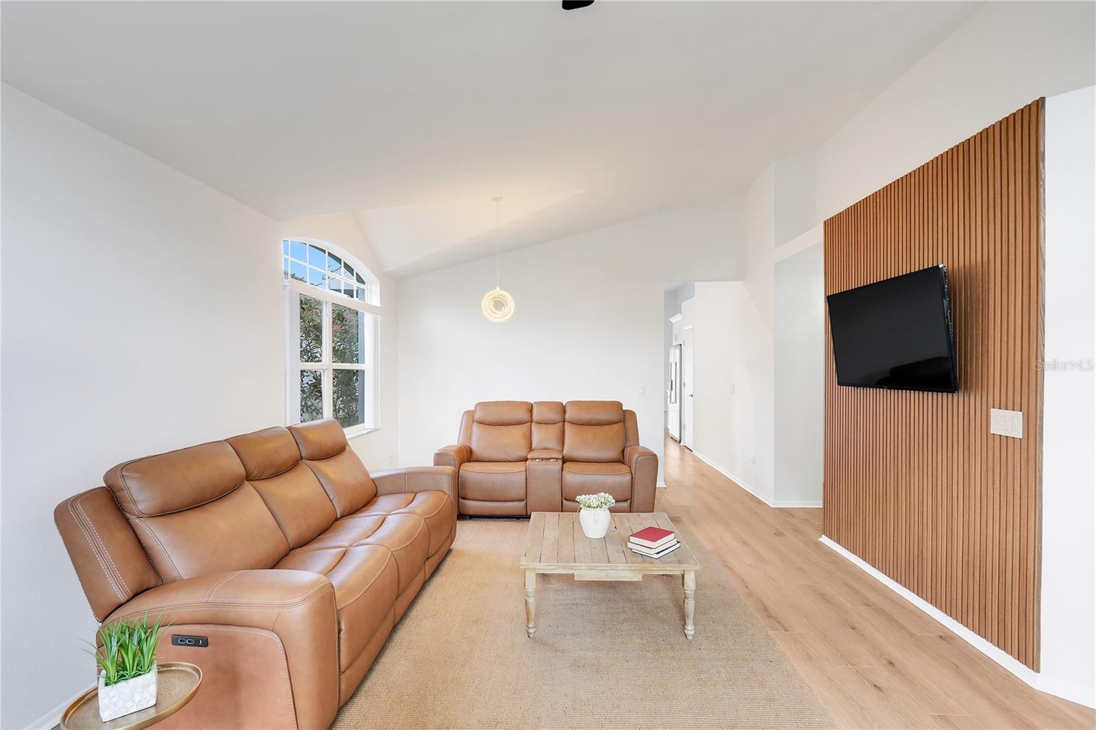 203 LAKE DAVENPORT ESTATES DRIVE