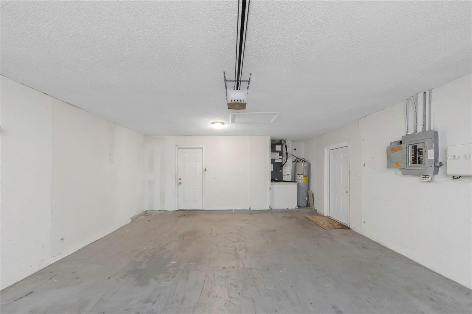 WHISPER LAKE SUB - Residential