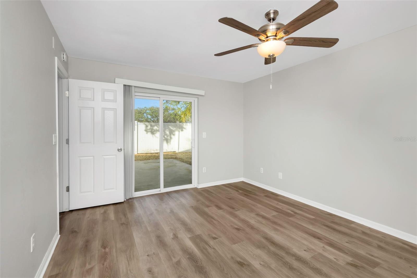 WHISPER LAKE SUB - Residential