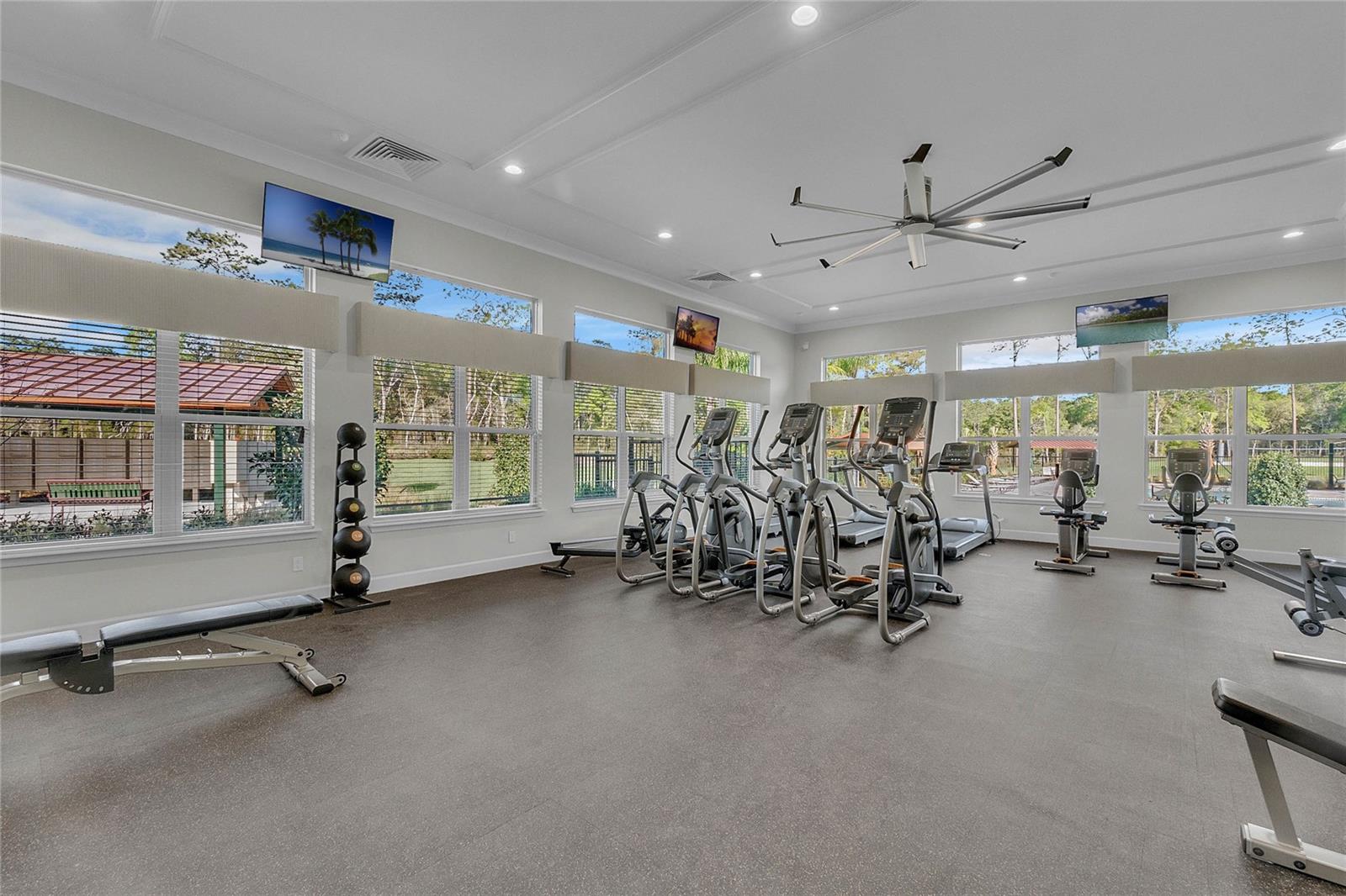 VICTORIA OAKS PH D - Residential