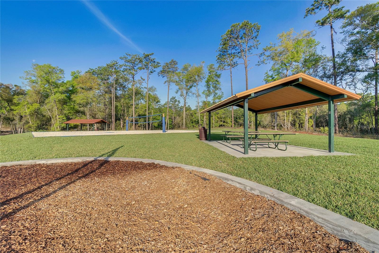 VICTORIA OAKS PH D - Residential