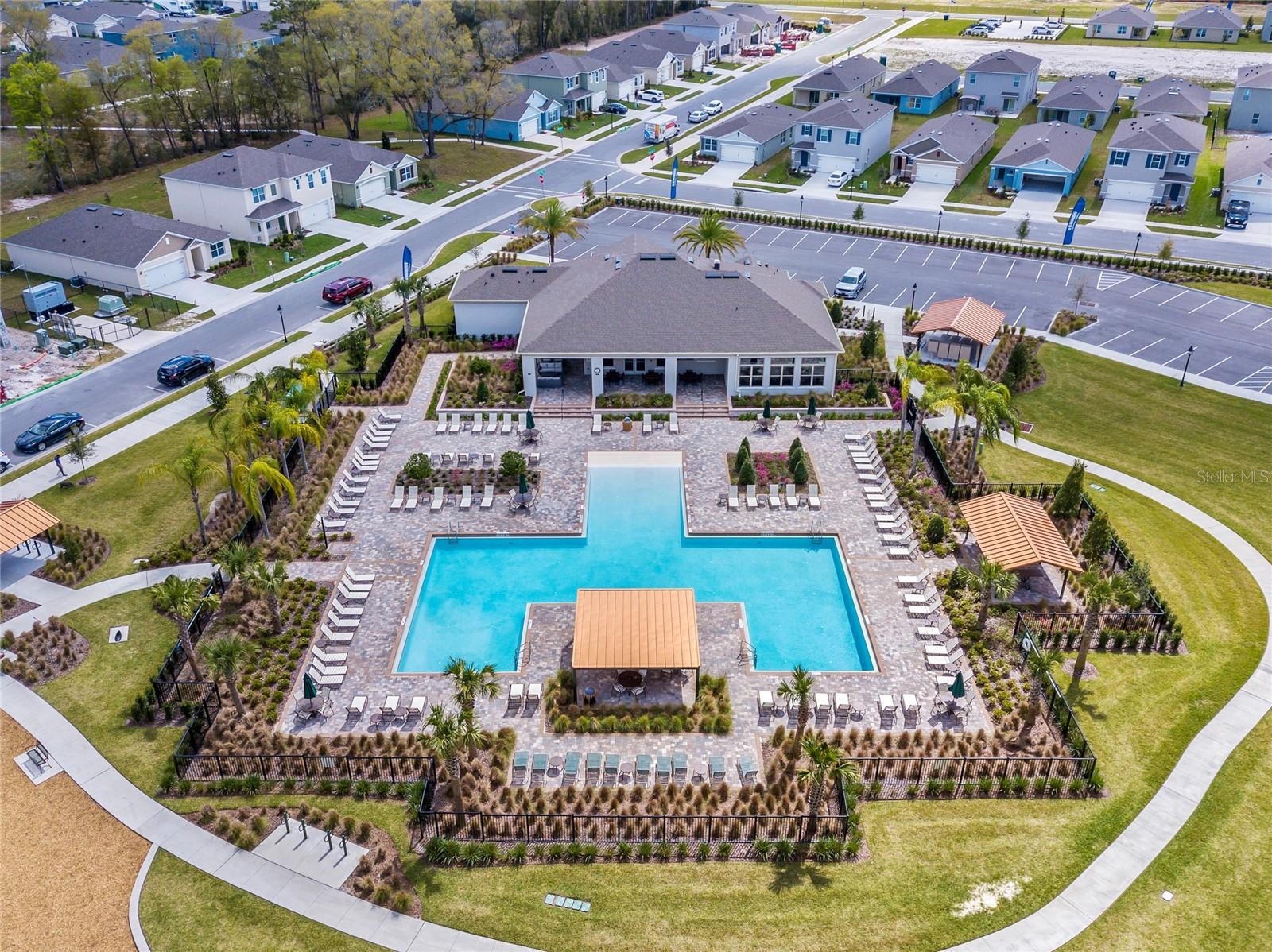 VICTORIA OAKS PH D - Residential