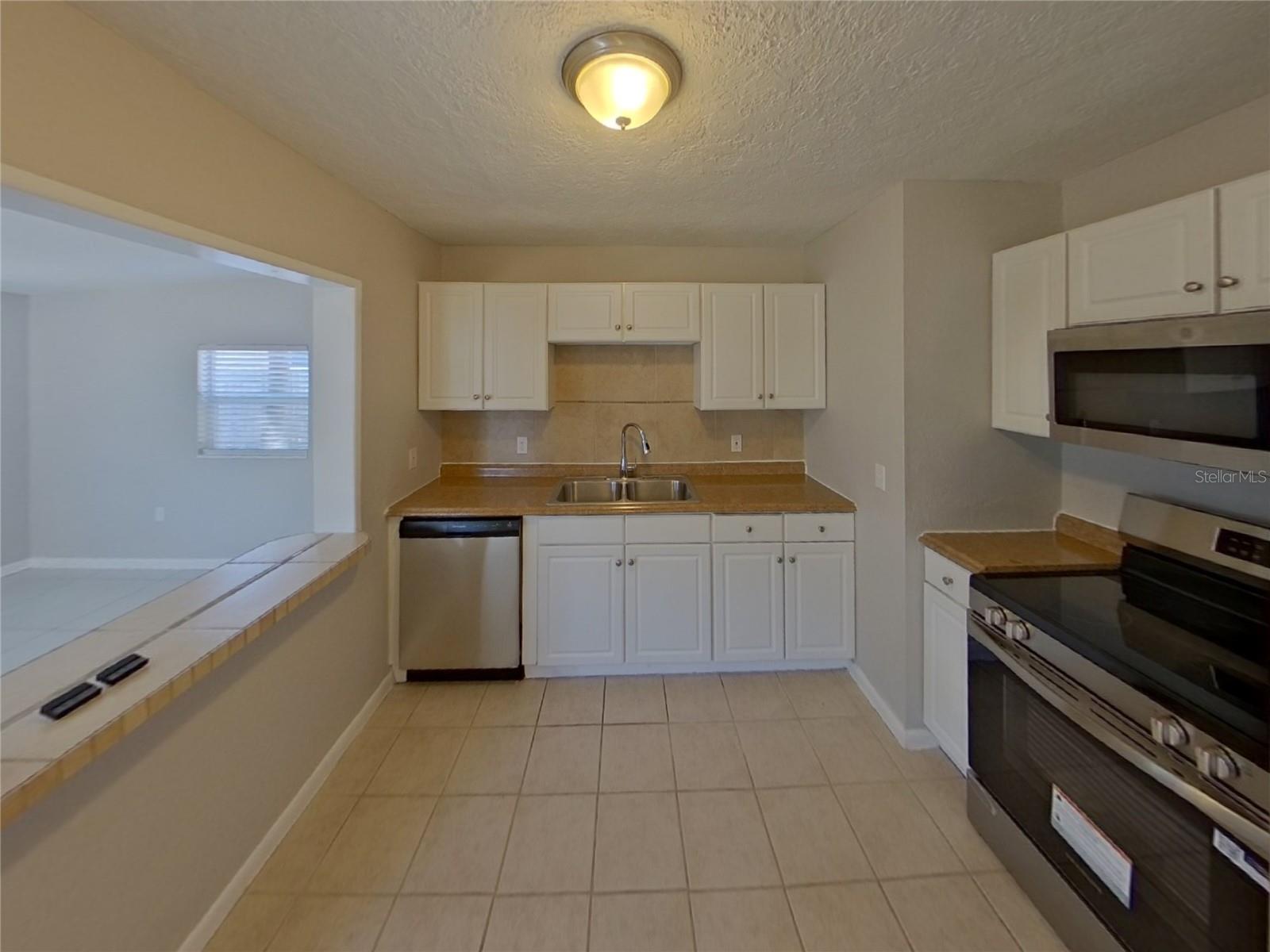 LAKE SARASOTA - Residential Lease