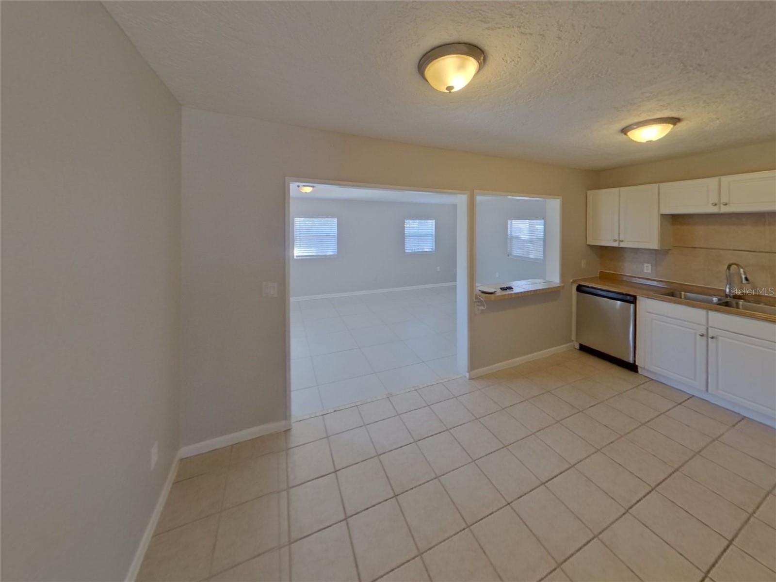 LAKE SARASOTA - Residential Lease