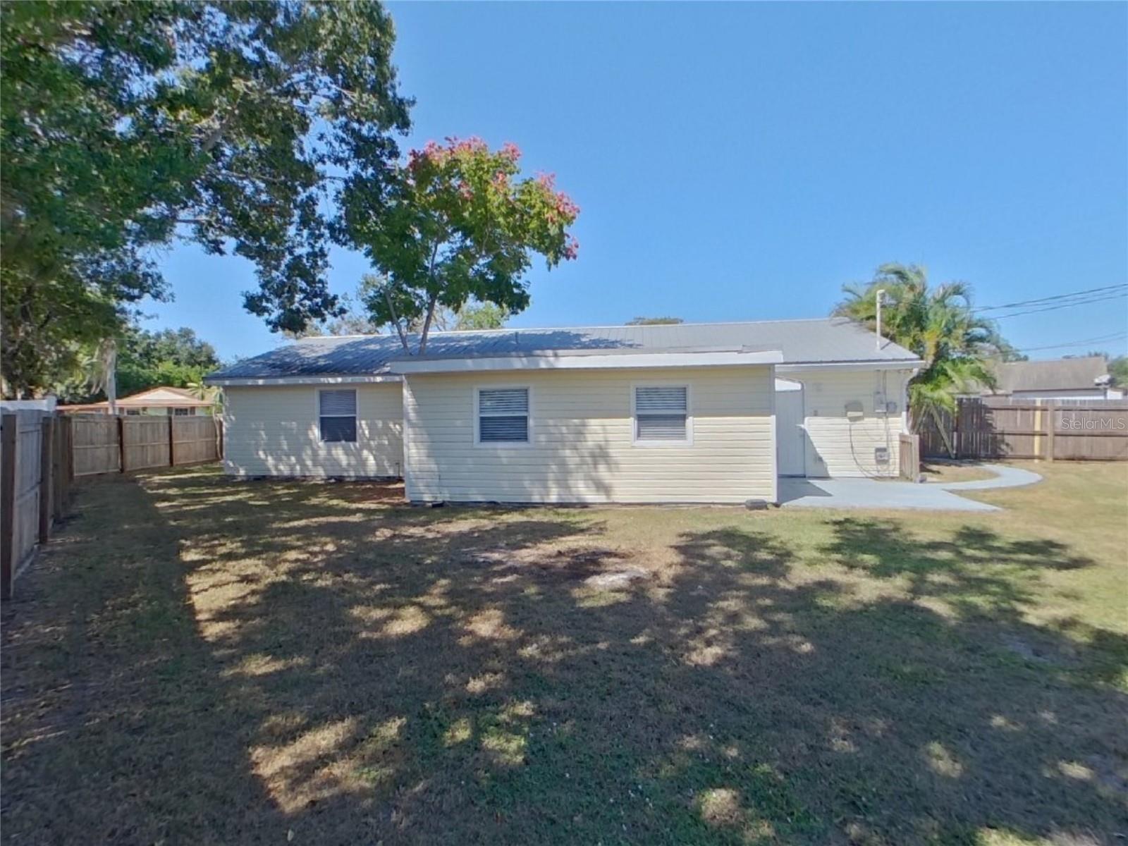 LAKE SARASOTA - Residential Lease