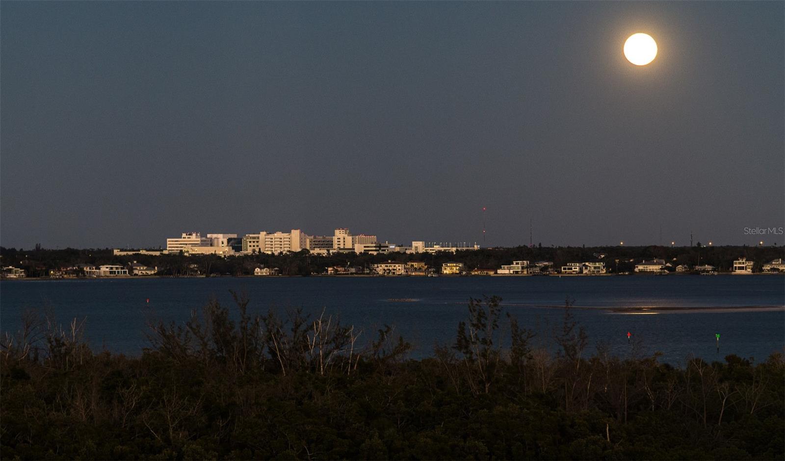 KEY TOWER SOUTH - Residential