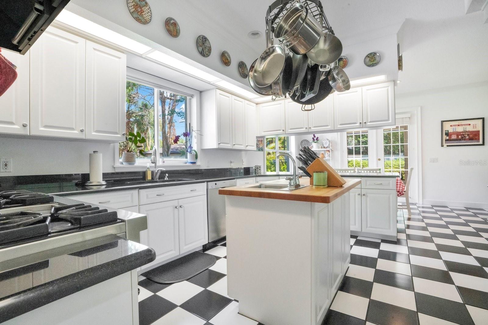 HOLLINGSWORTH OAKS - Residential