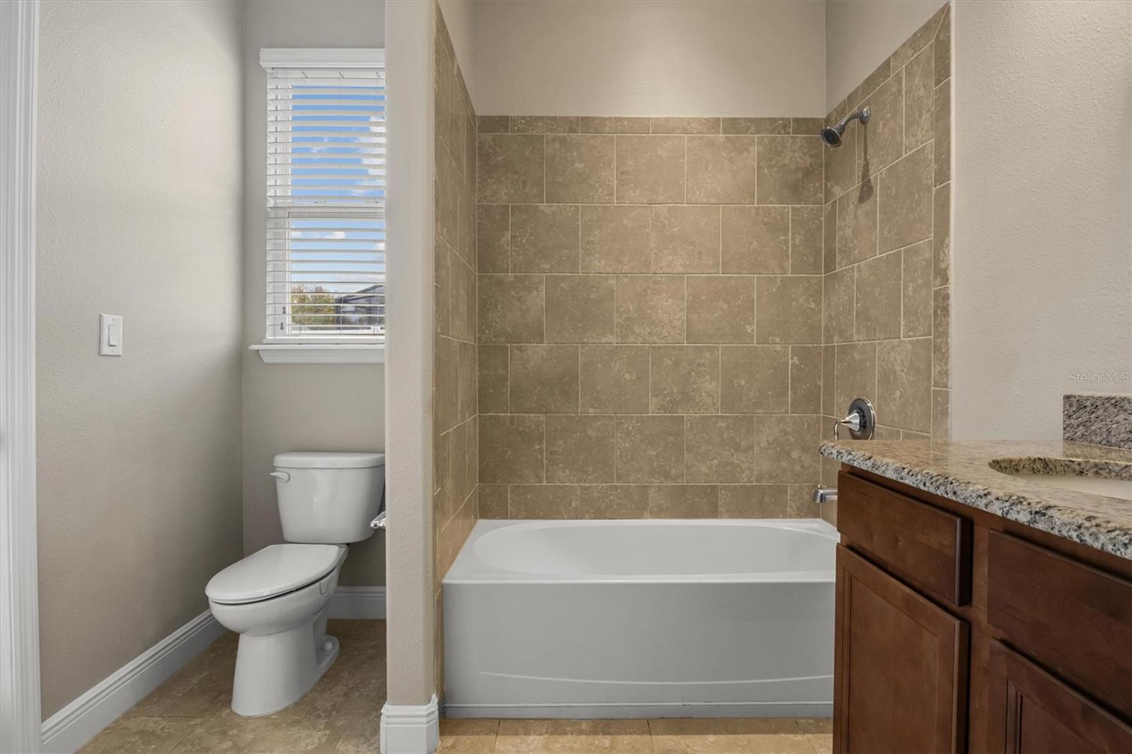 ESTATES AUBURNDALE PH 02 - Residential