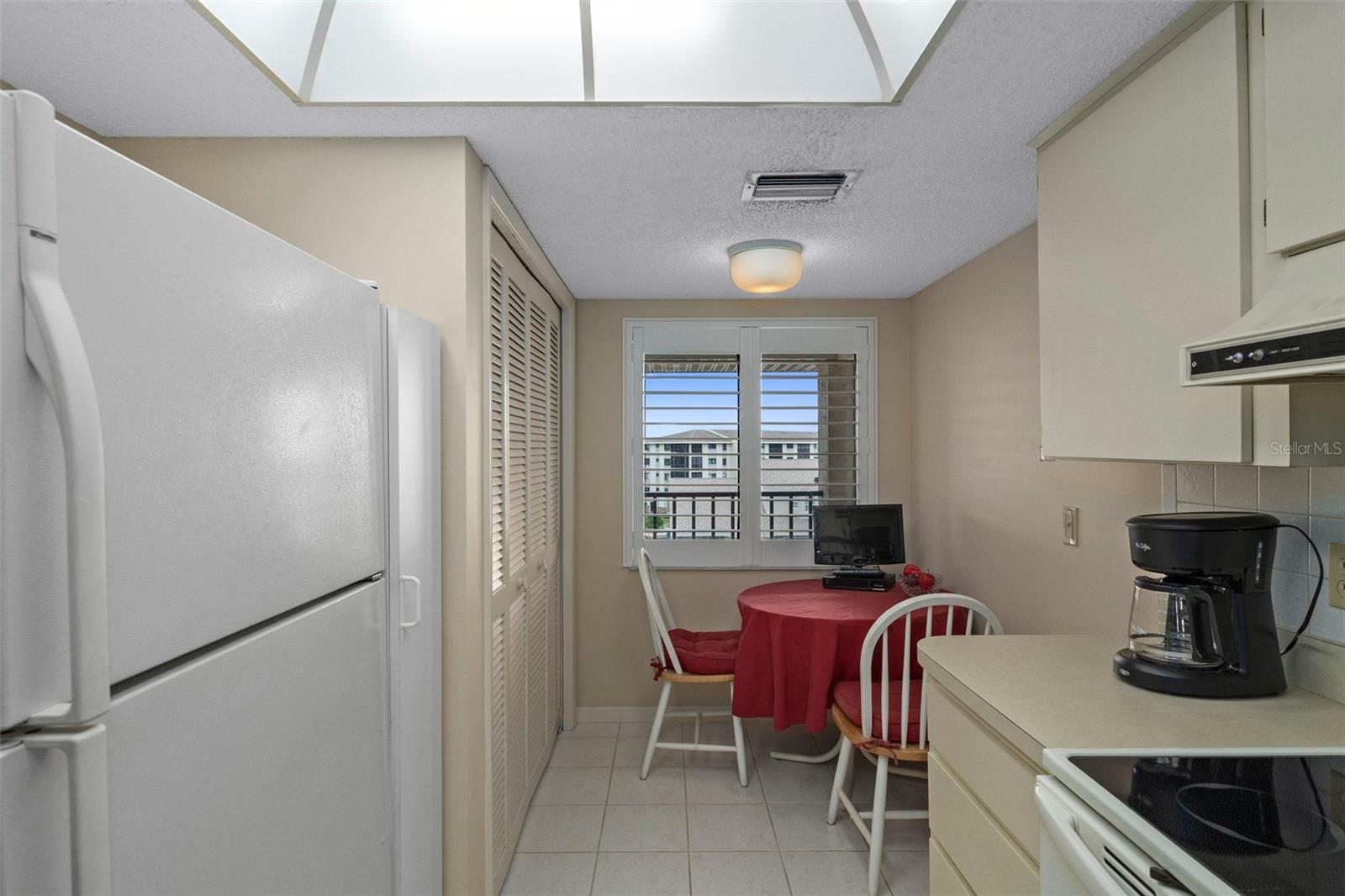 SAND PEBBLE POINTE CONDO 01 AMD 02 - Residential