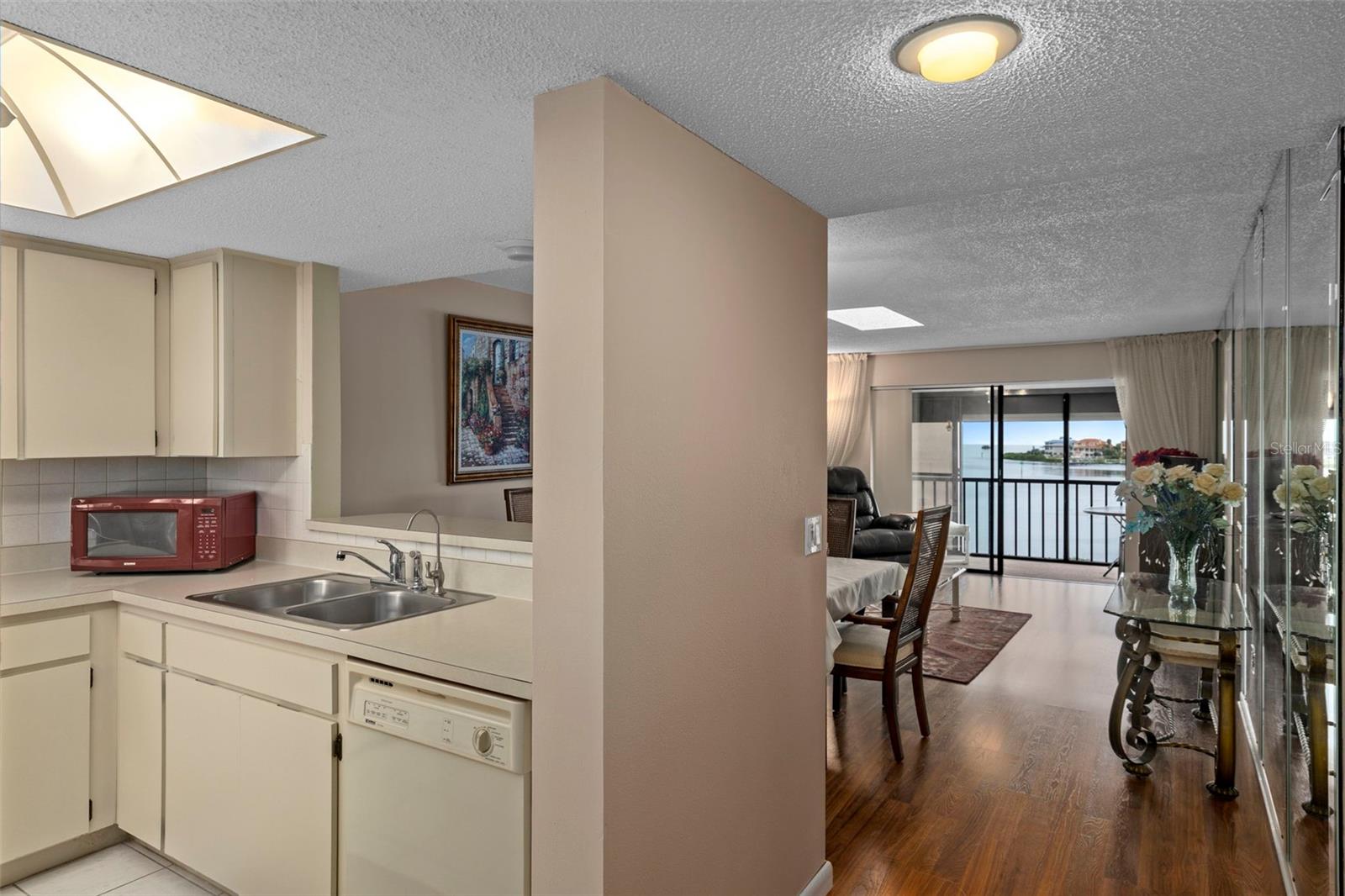 SAND PEBBLE POINTE CONDO 01 AMD 02 - Residential
