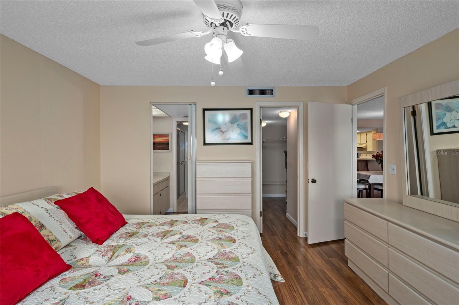 SAND PEBBLE POINTE CONDO 01 AMD 02 - Residential