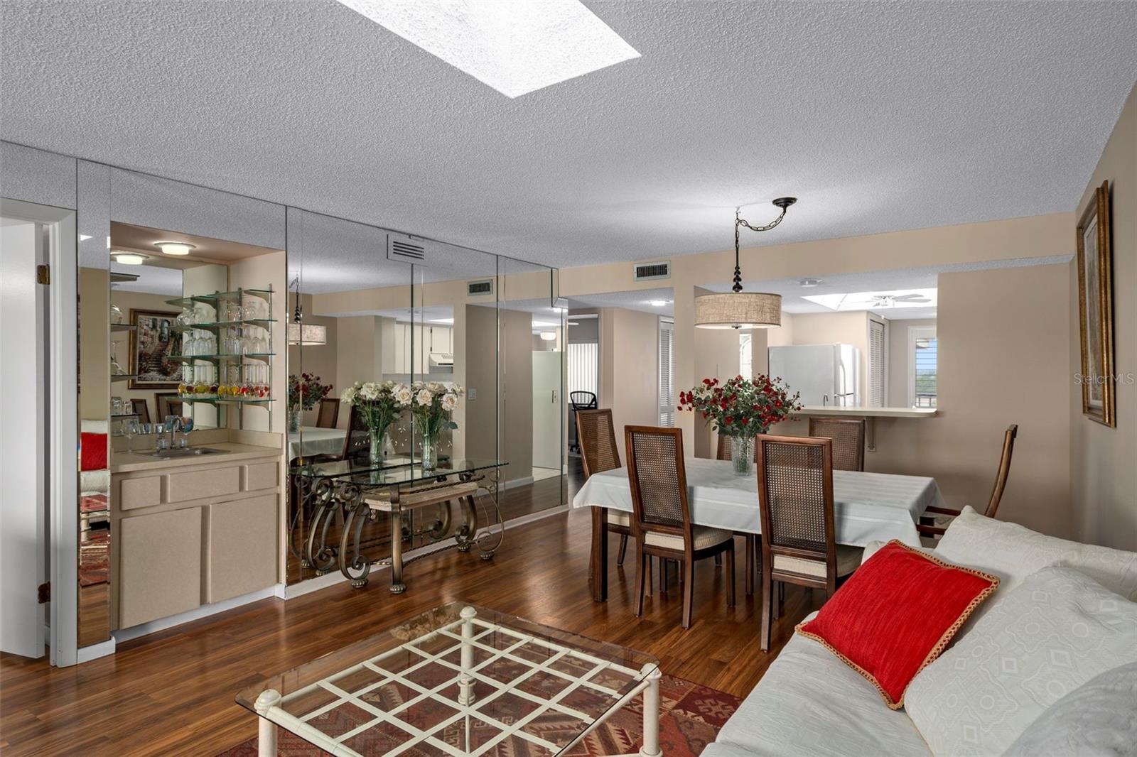 SAND PEBBLE POINTE CONDO 01 AMD 02 - Residential