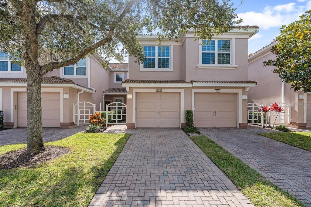 Photo of 8316 Fontera Drive, Davenport, FL 33896 (MLS # O6359454)