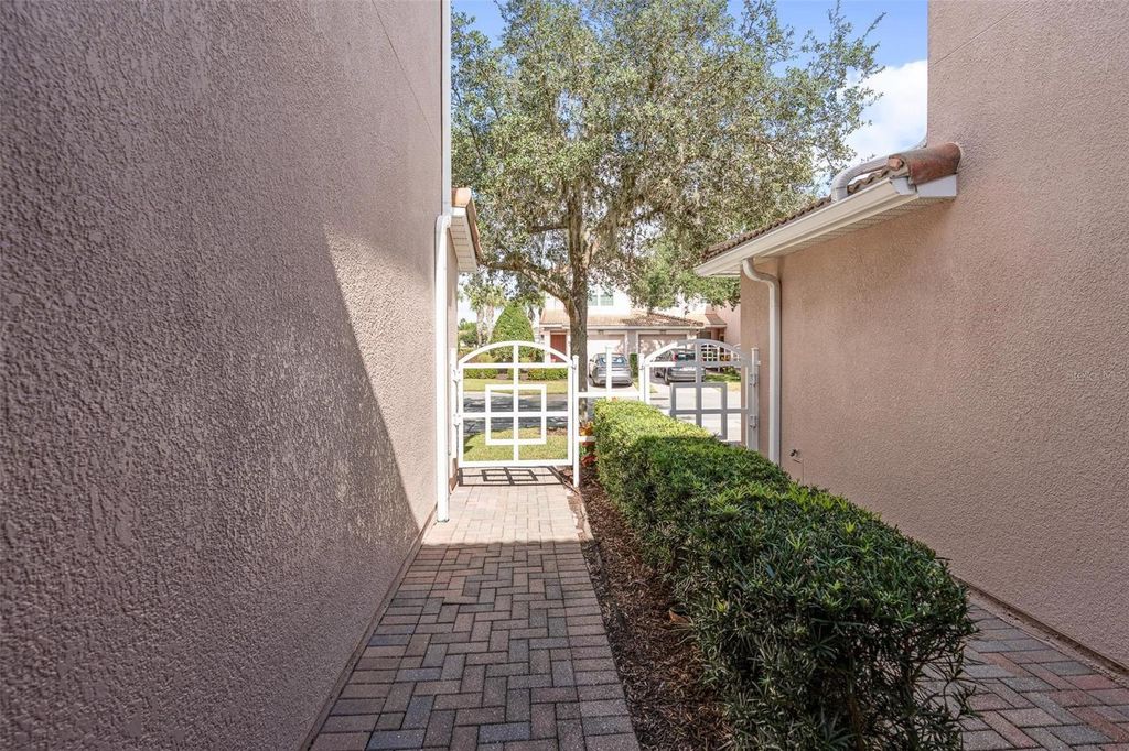 Photo of 8316 Fontera Drive, Davenport, FL 33896 (MLS # O6359454)