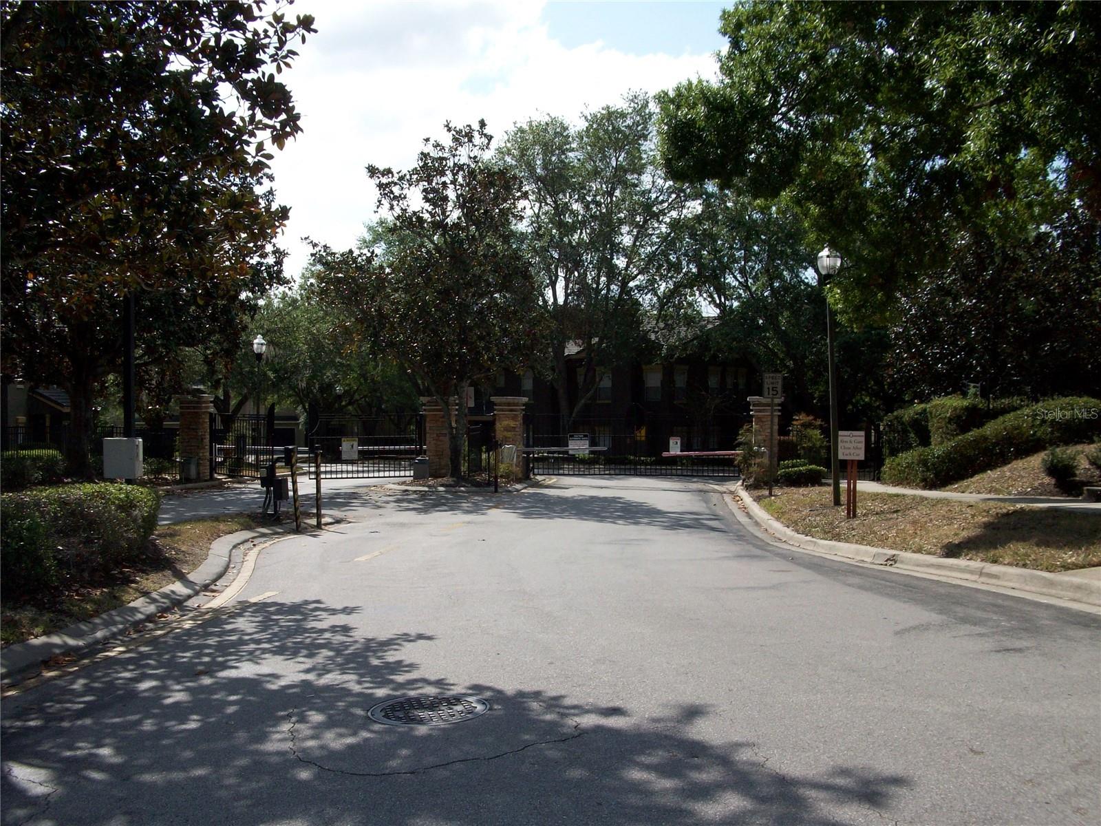 NOTTING HILL A CONDO - Residential