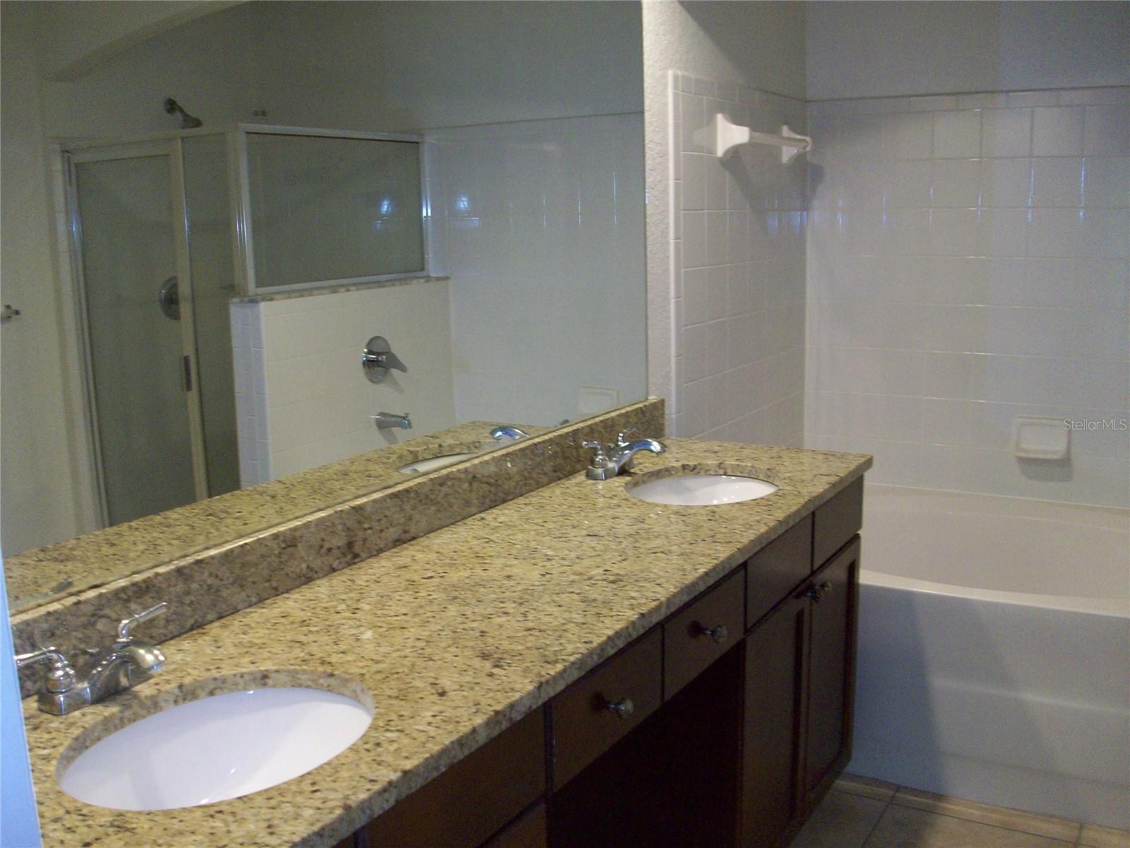 NOTTING HILL A CONDO - Residential