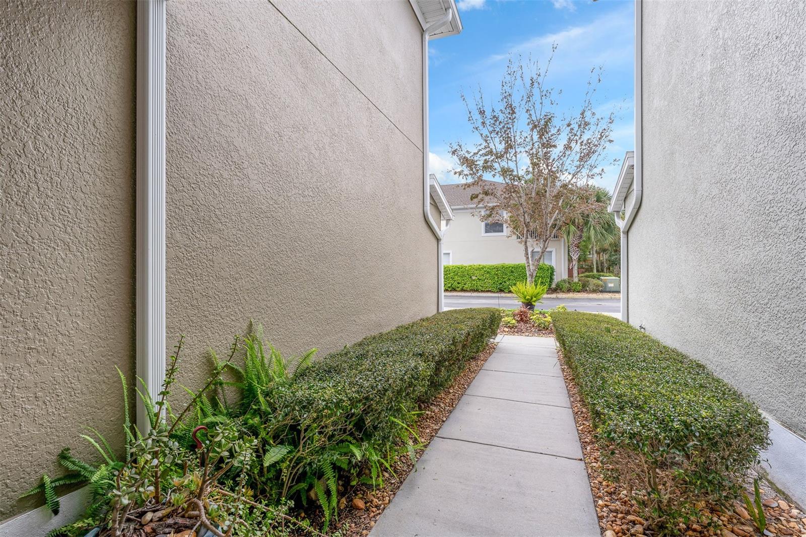 CARRIAGE HOMES AT DUNWOODY COMMONS A CONDO - Residential