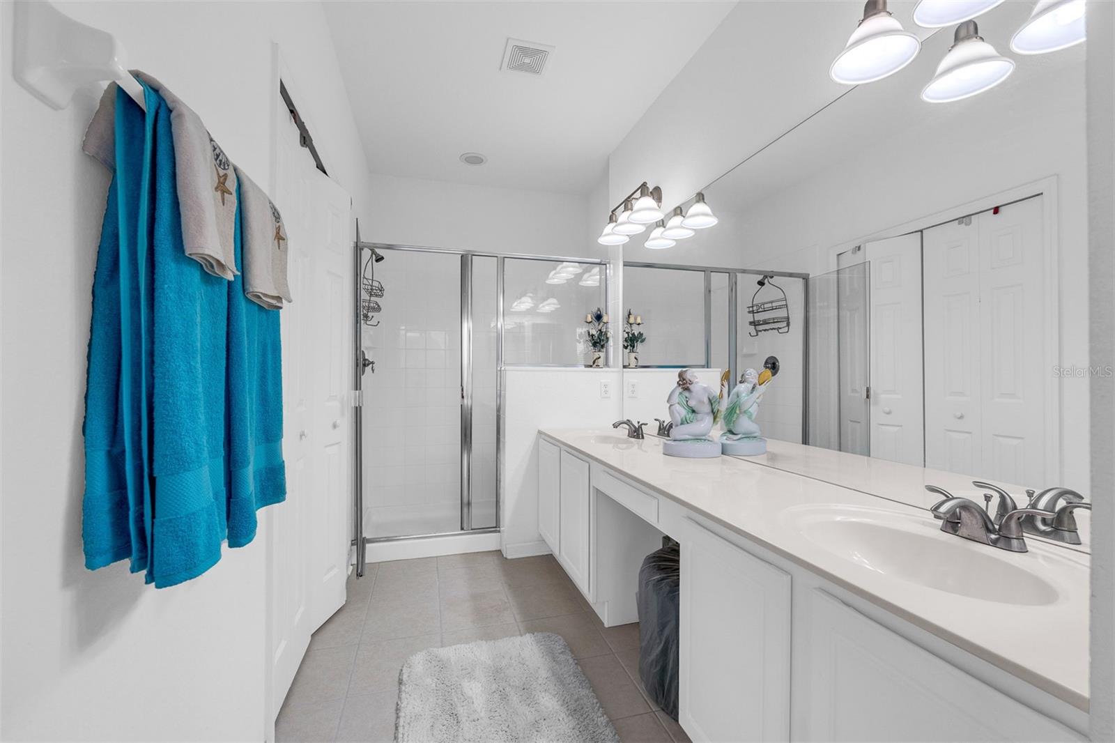 CARRIAGE HOMES AT DUNWOODY COMMONS A CONDO - Residential