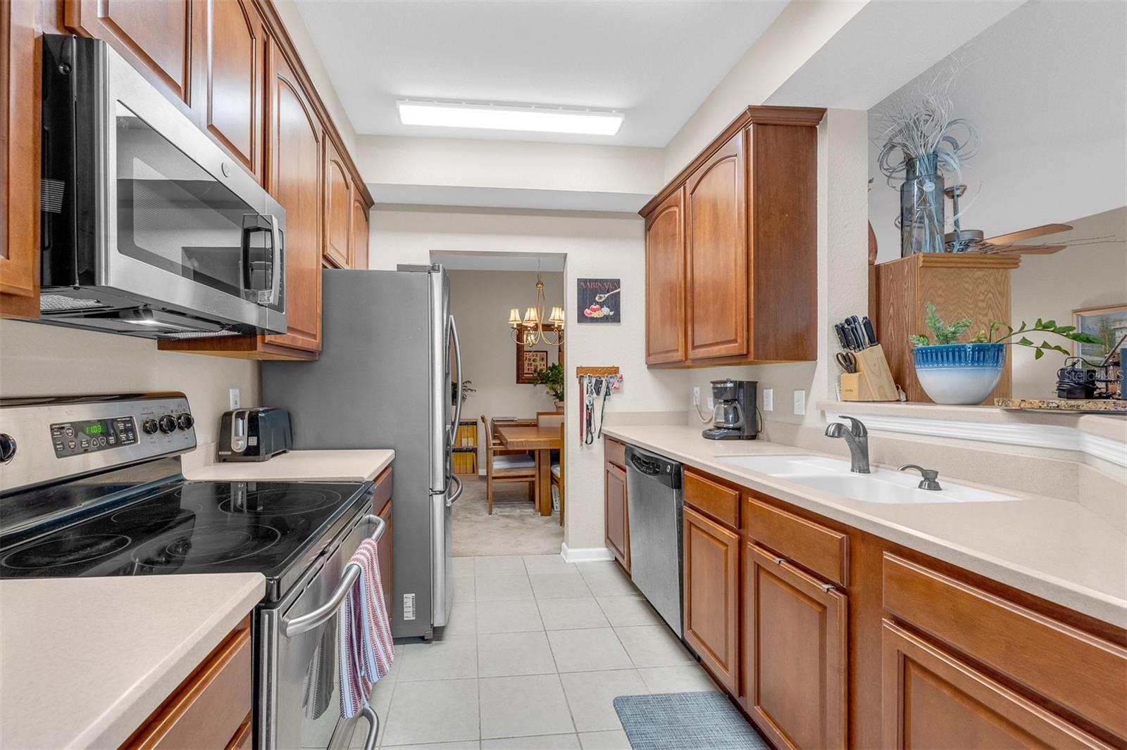 CARRIAGE HOMES AT DUNWOODY COMMONS A CONDO - Residential