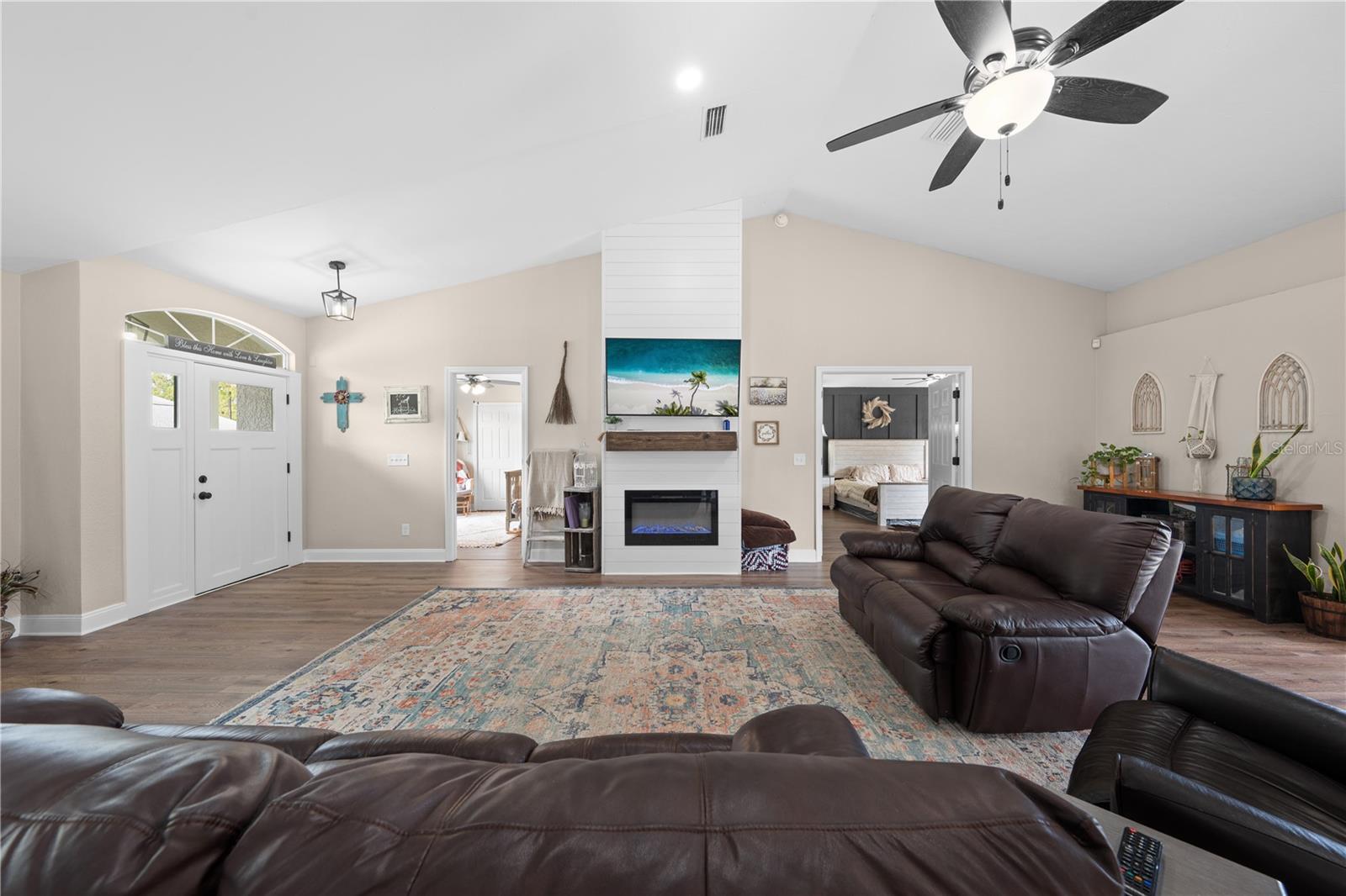 LOST LAKE ESTATES - Residential