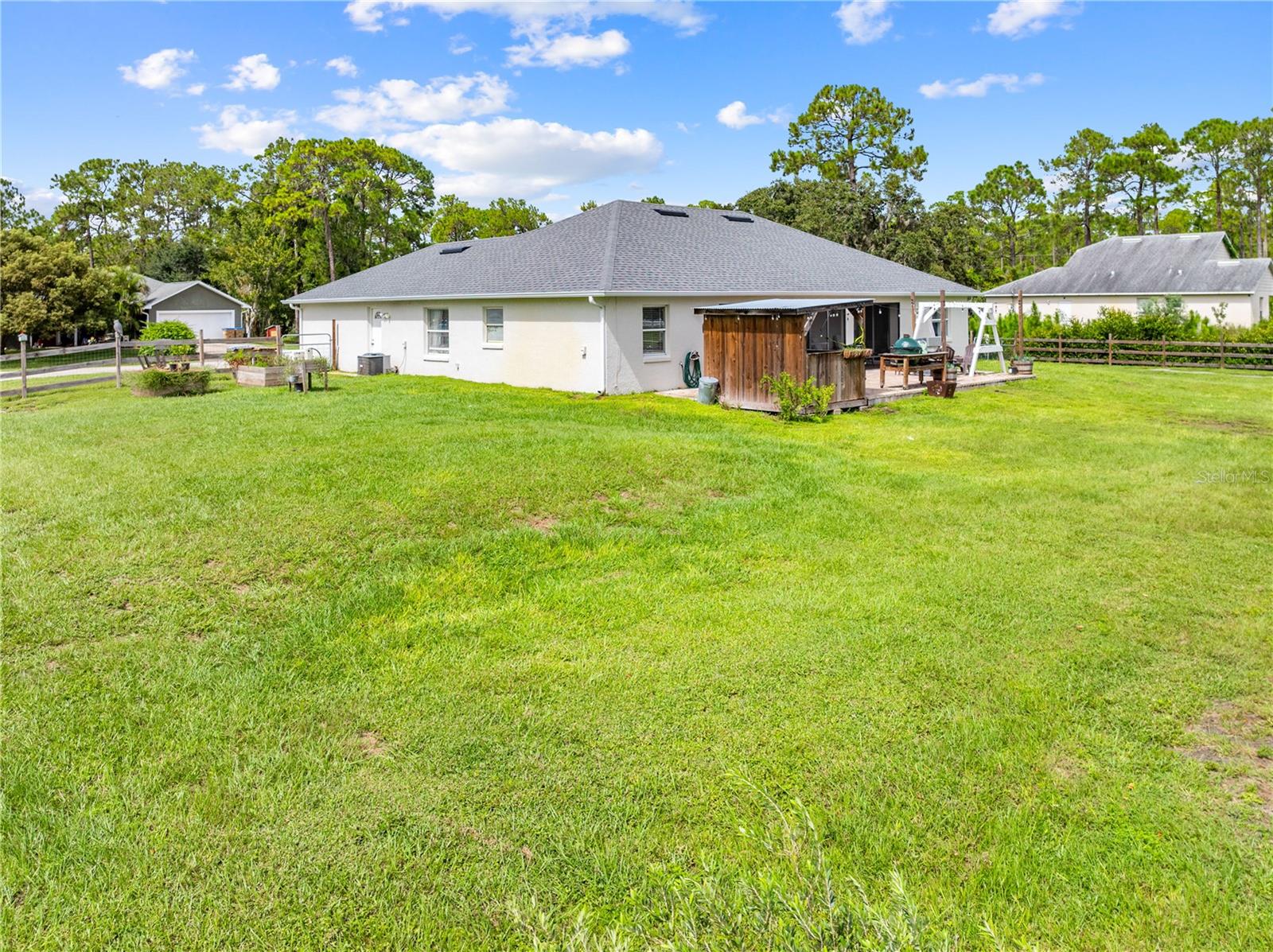 LOST LAKE ESTATES - Residential