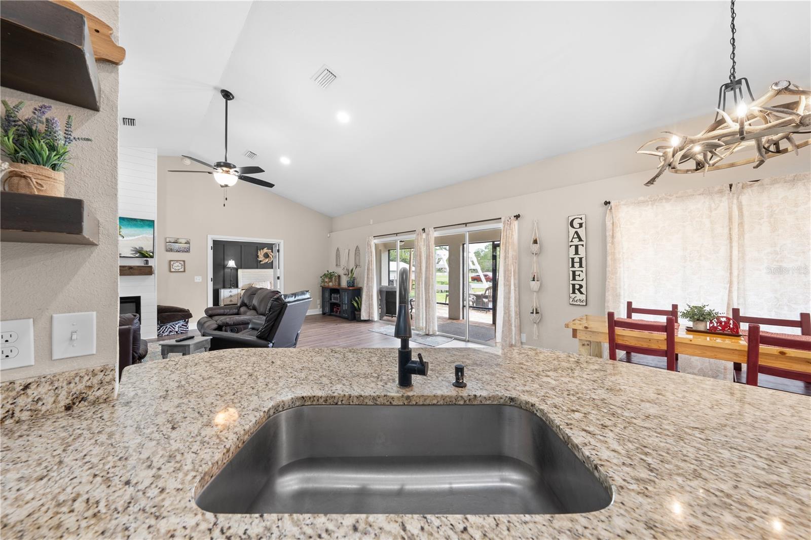 LOST LAKE ESTATES - Residential