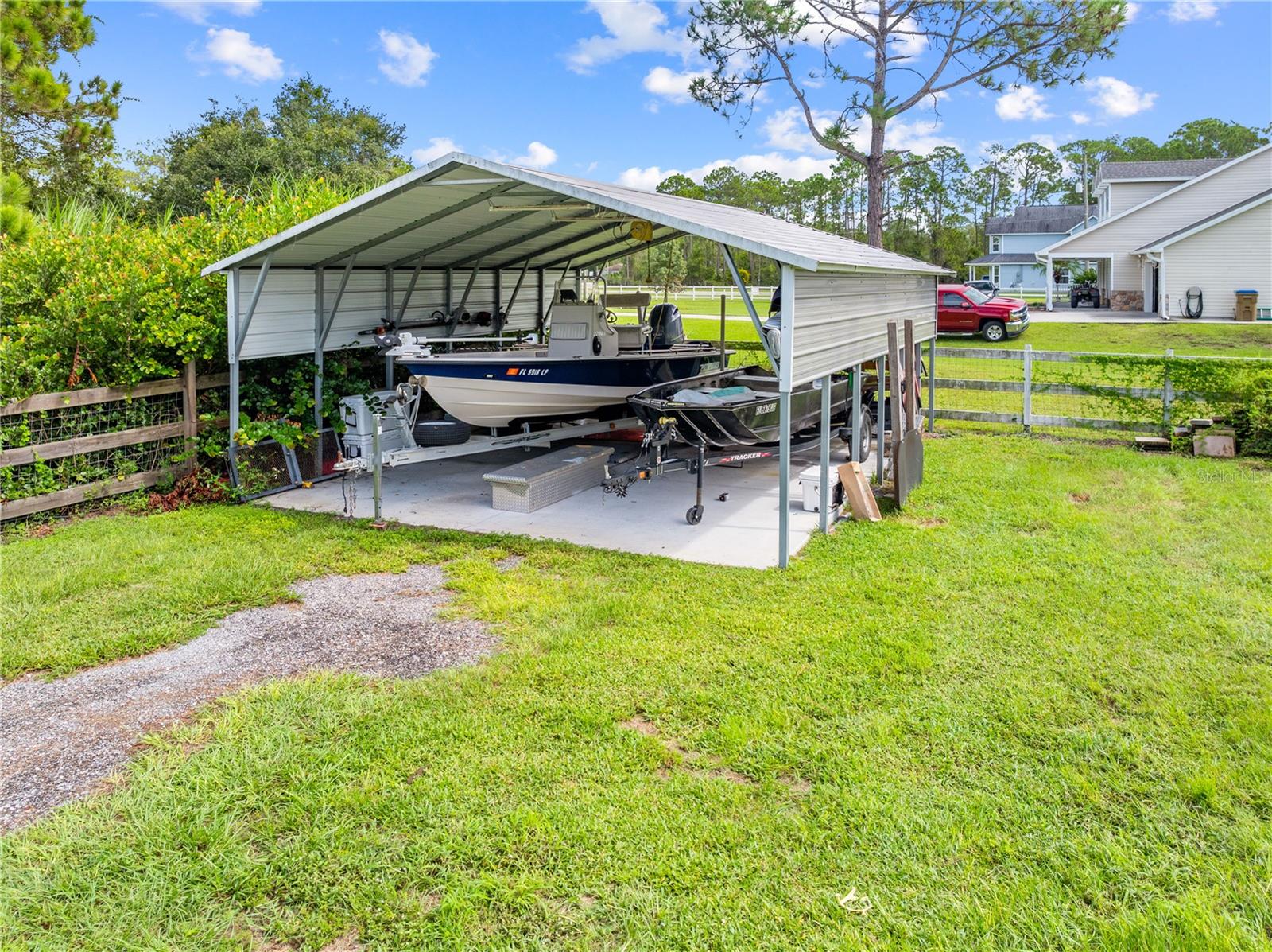 LOST LAKE ESTATES - Residential