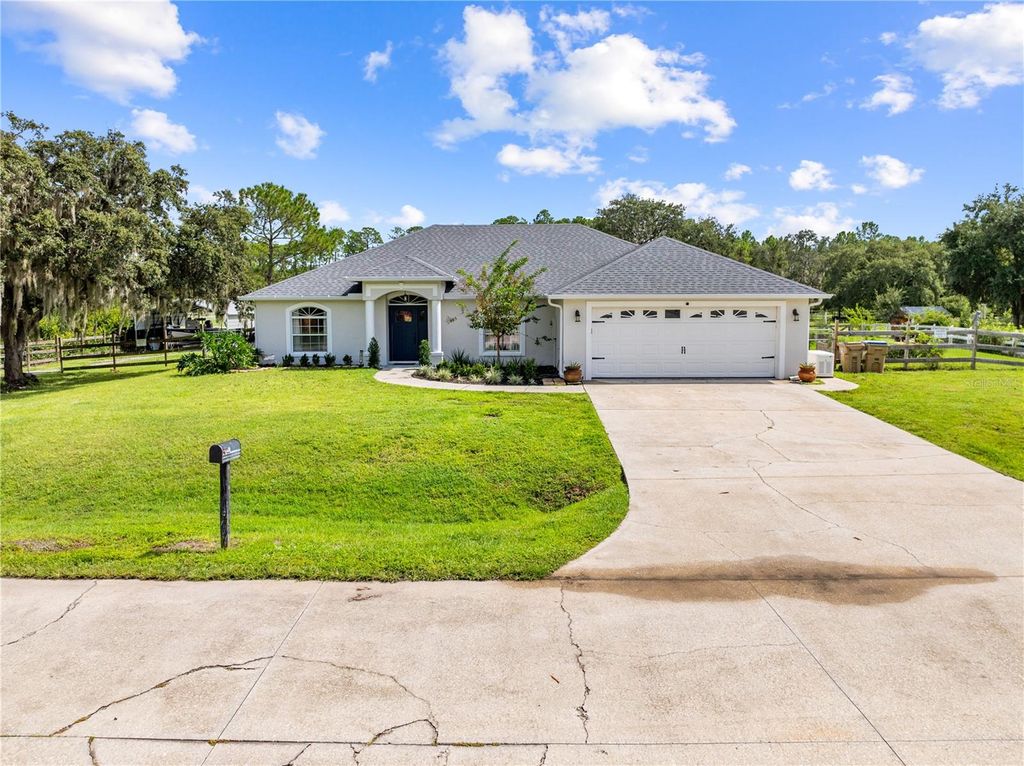 Photo of 1811 Lost Lake Court, Saint Cloud, FL 34771 (MLS # S5136355)
