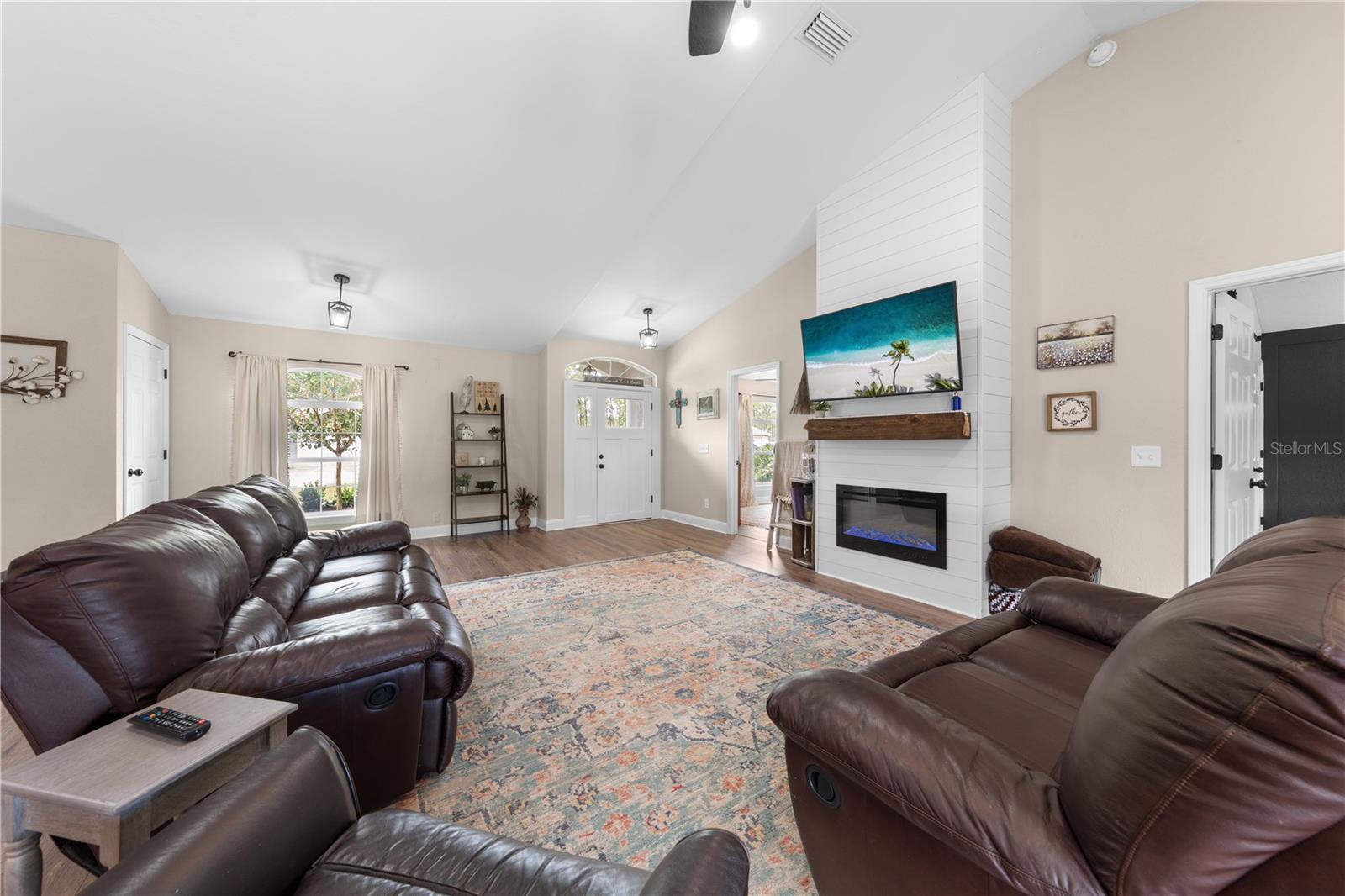 LOST LAKE ESTATES - Residential
