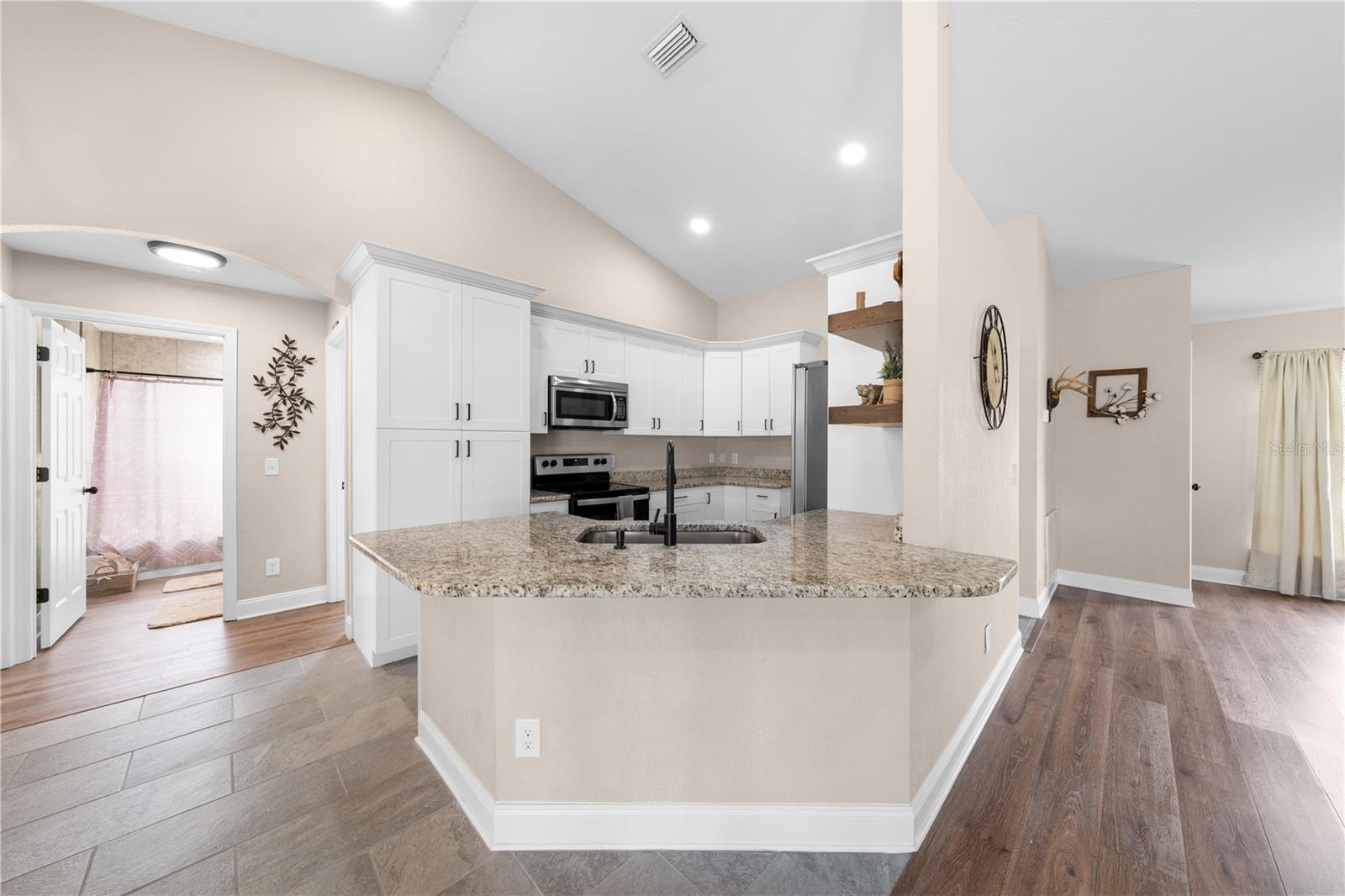 LOST LAKE ESTATES - Residential