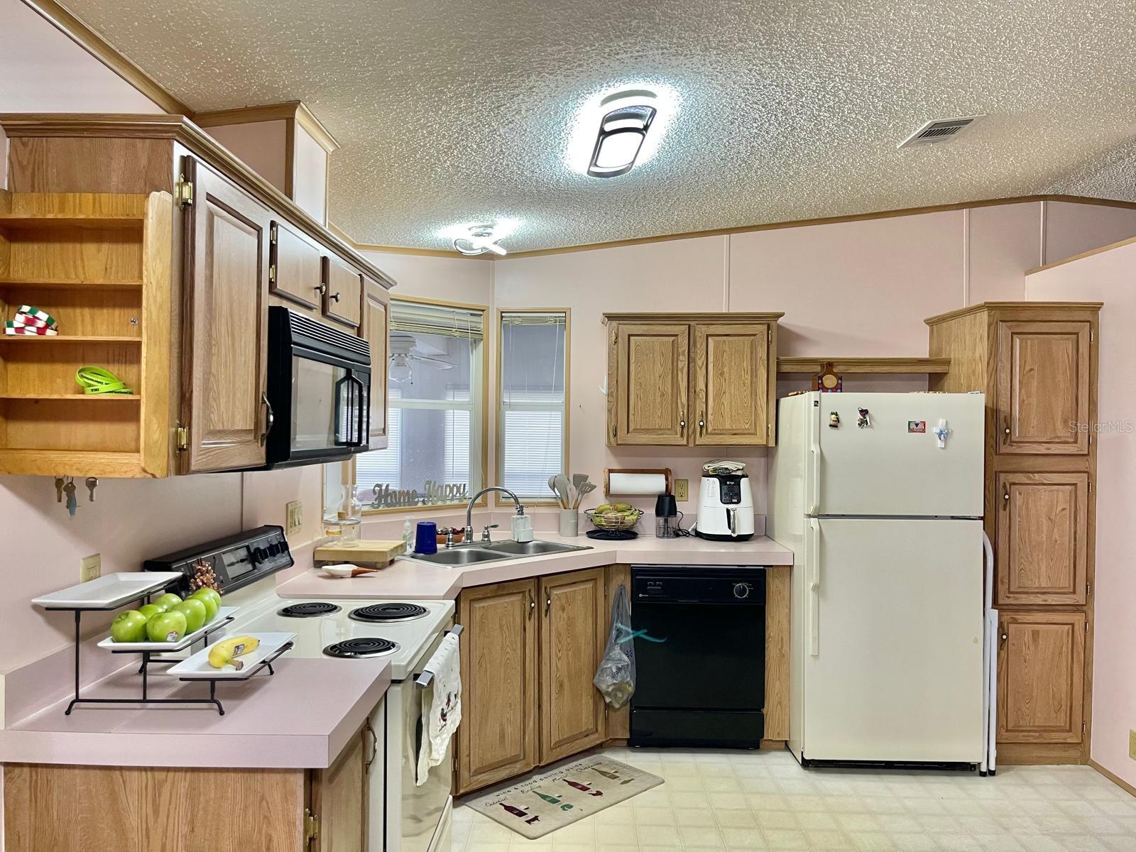 INTERNATIONAL BASS LAKE RESORT - Residential Lease