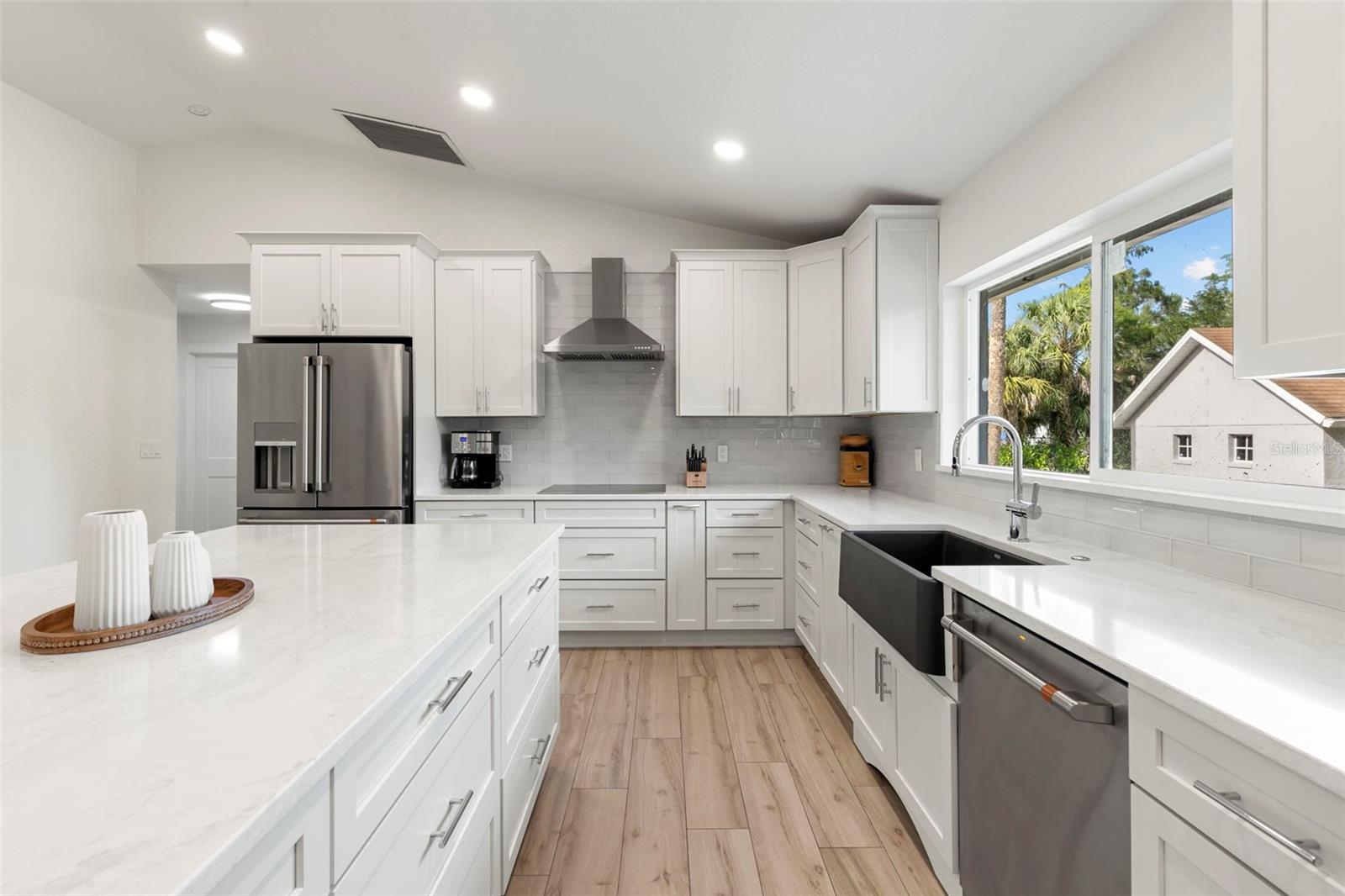 GOLDEN GATE ESTATE UNIT 194 - Residential Lease