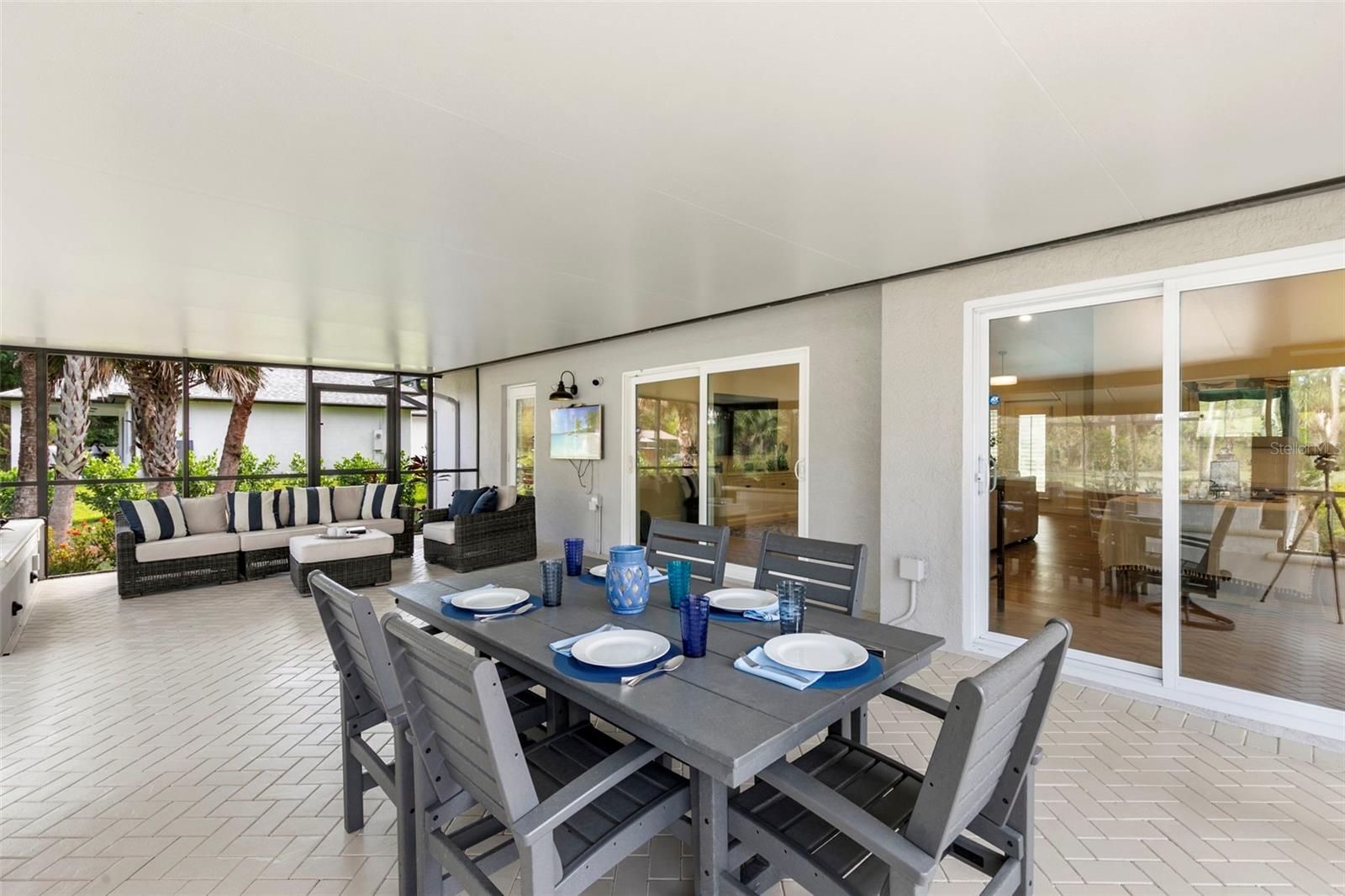 GOLDEN GATE ESTATE UNIT 194 - Residential Lease