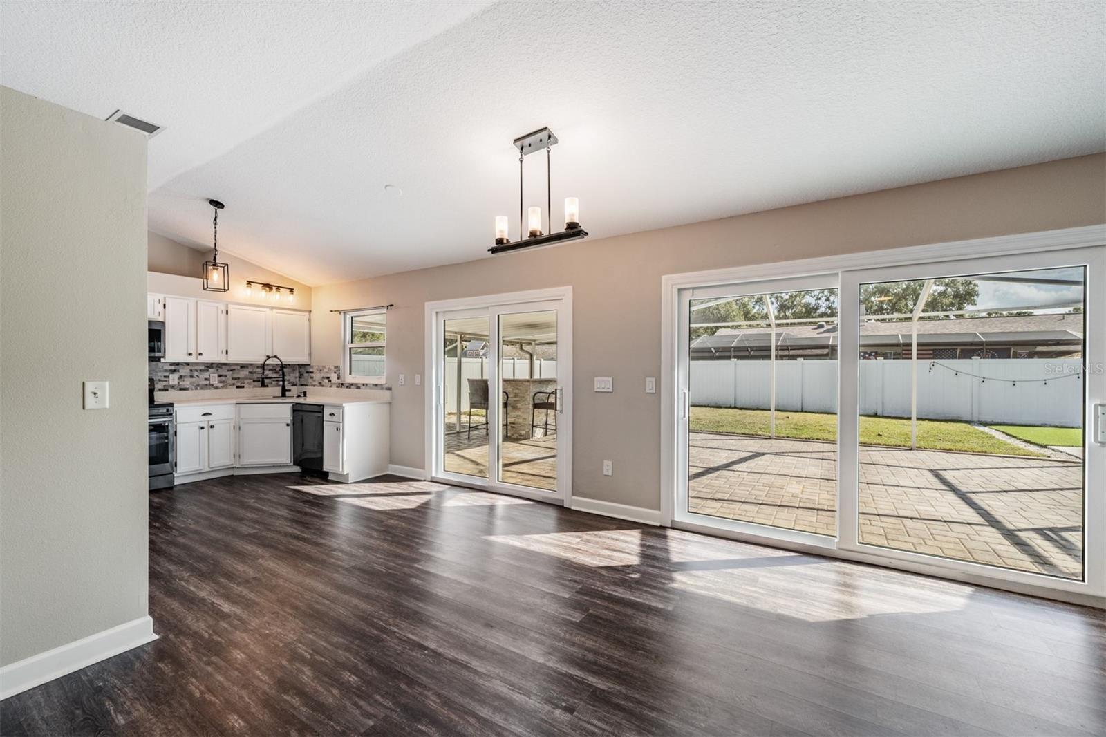 MANORS OF FOREST LAKES THE PH 2 - Residential Lease