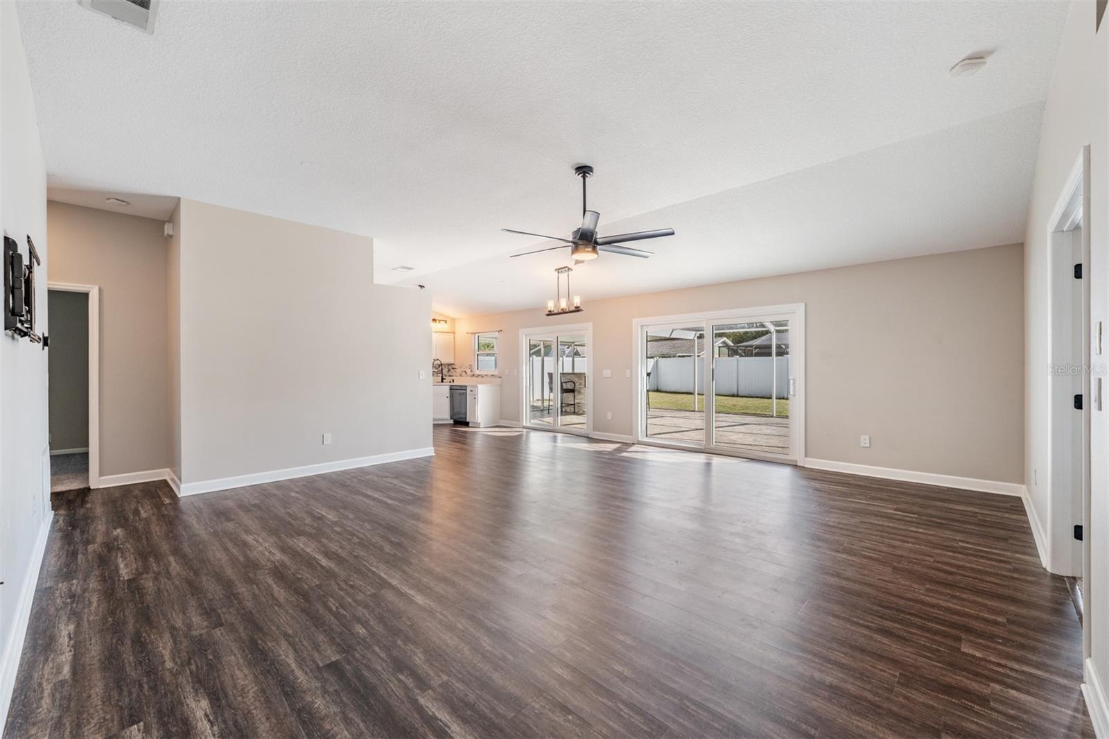 MANORS OF FOREST LAKES THE PH 2 - Residential Lease