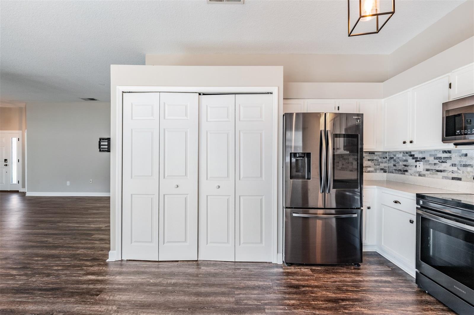 MANORS OF FOREST LAKES THE PH 2 - Residential Lease