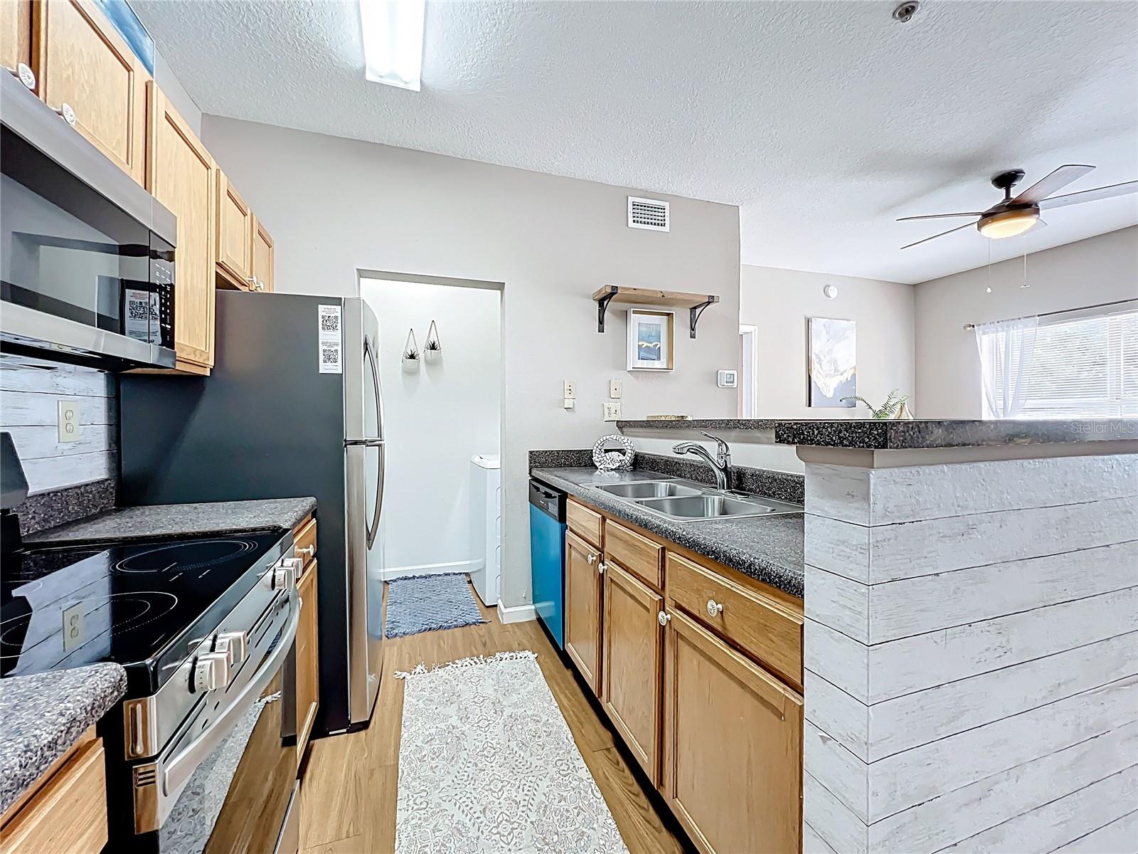 BEACHWAY CONDOS - Residential Lease